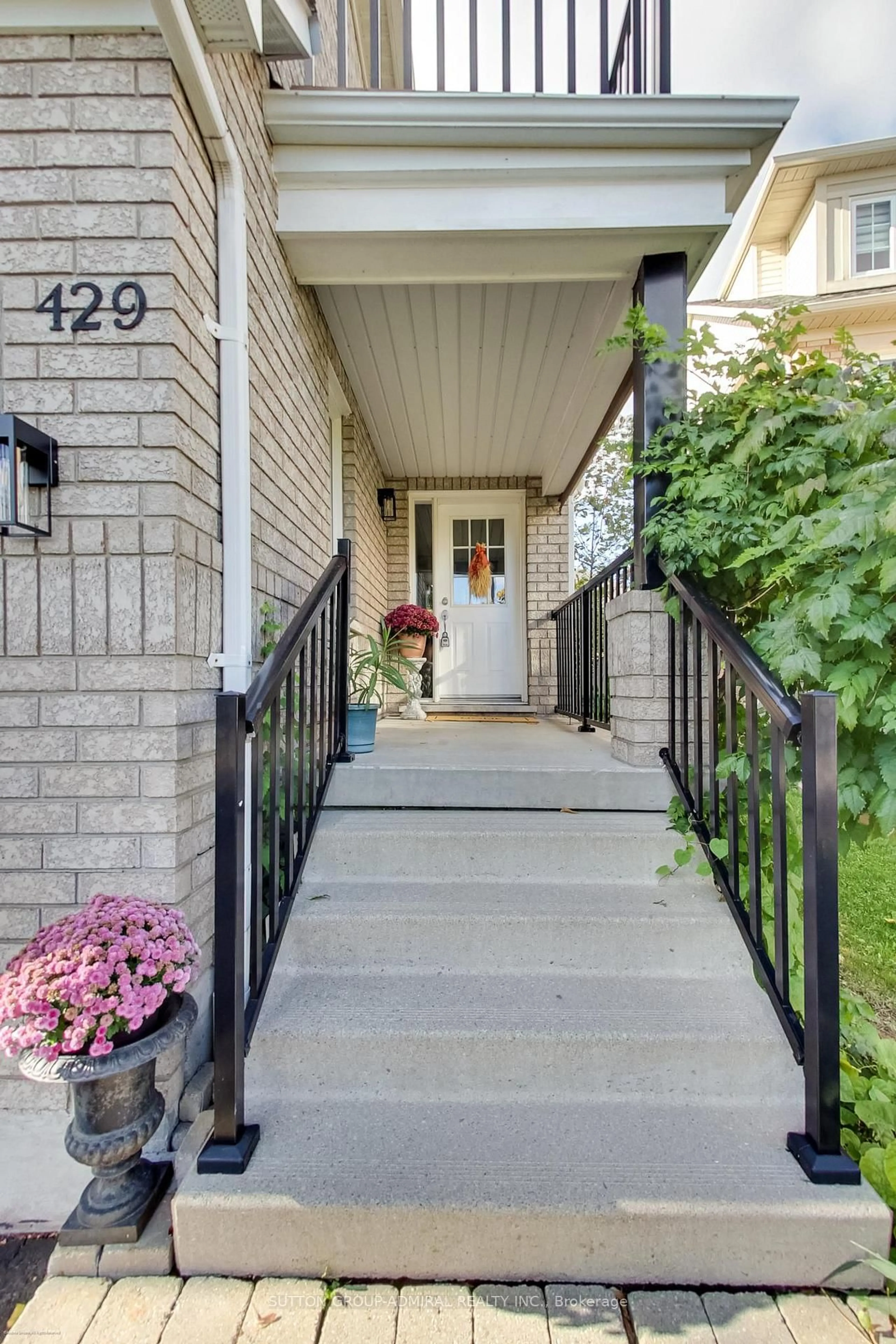 Unknown for 429 Stonetree Crt, Mississauga Ontario L5H 4H3