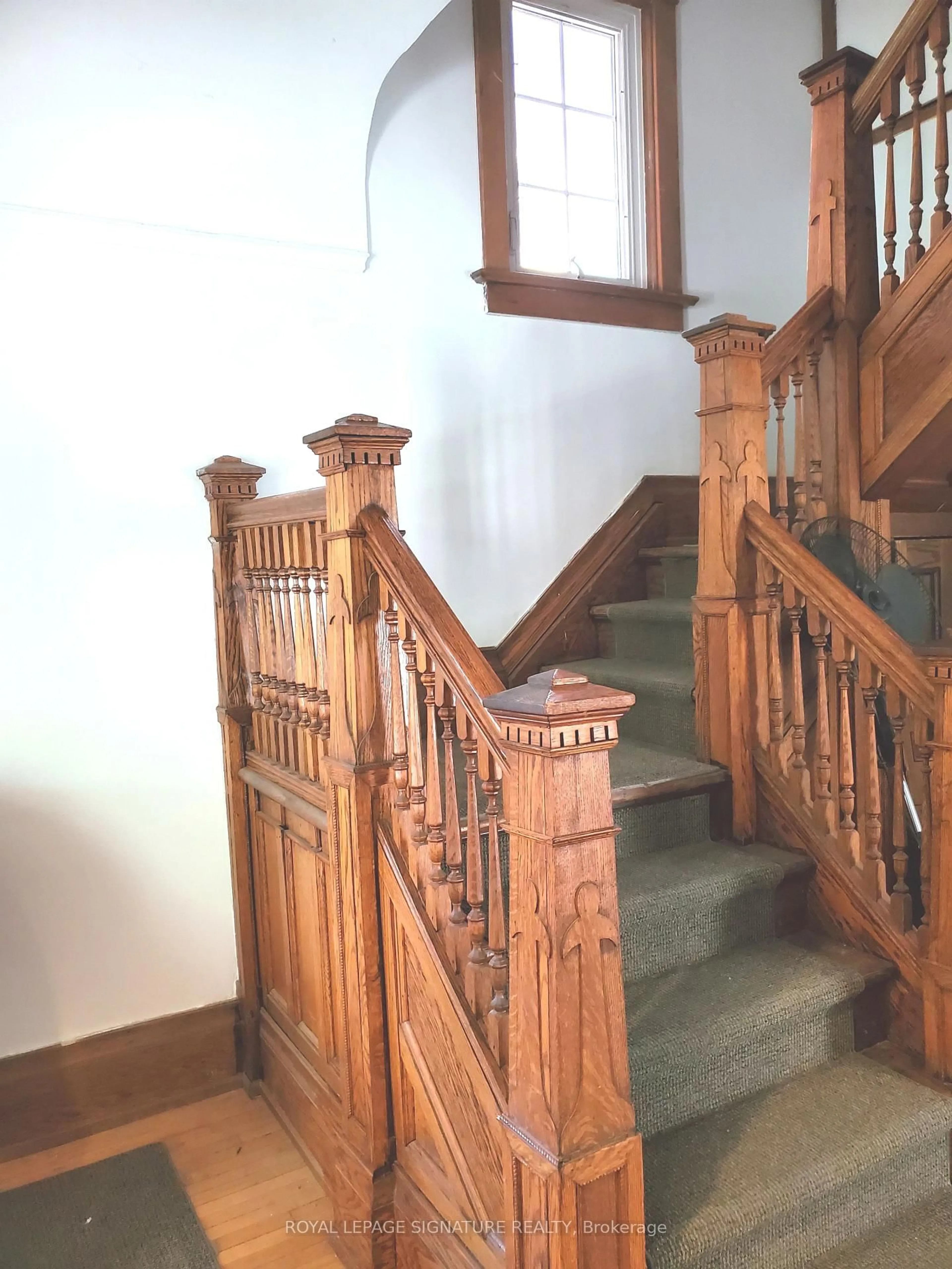 Stairs for 1 Maynard Ave, Toronto Ontario M6K 2Z7