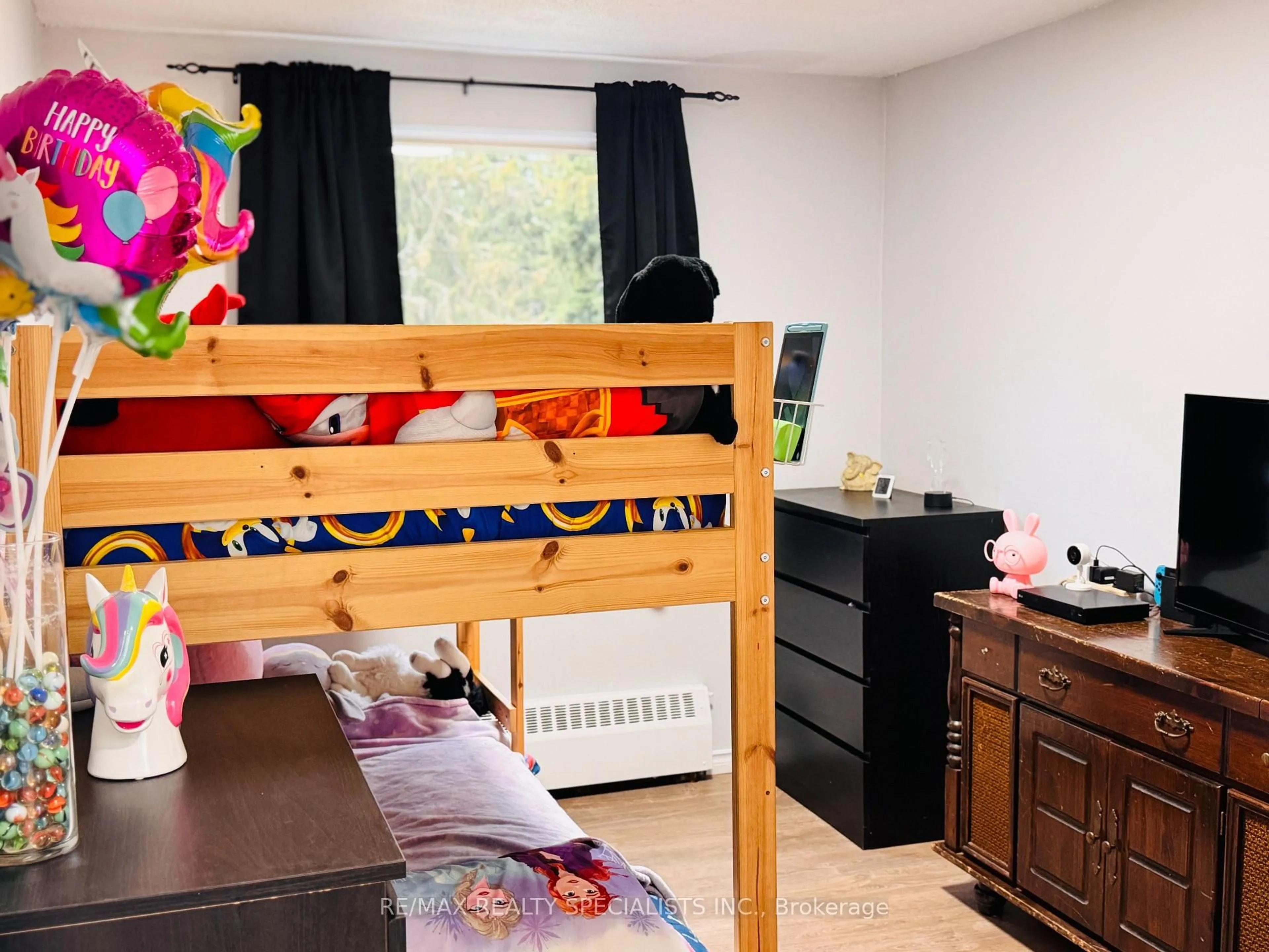 A pic of a room for 24 Ransom St #306, Halton Hills Ontario L7J 1R9