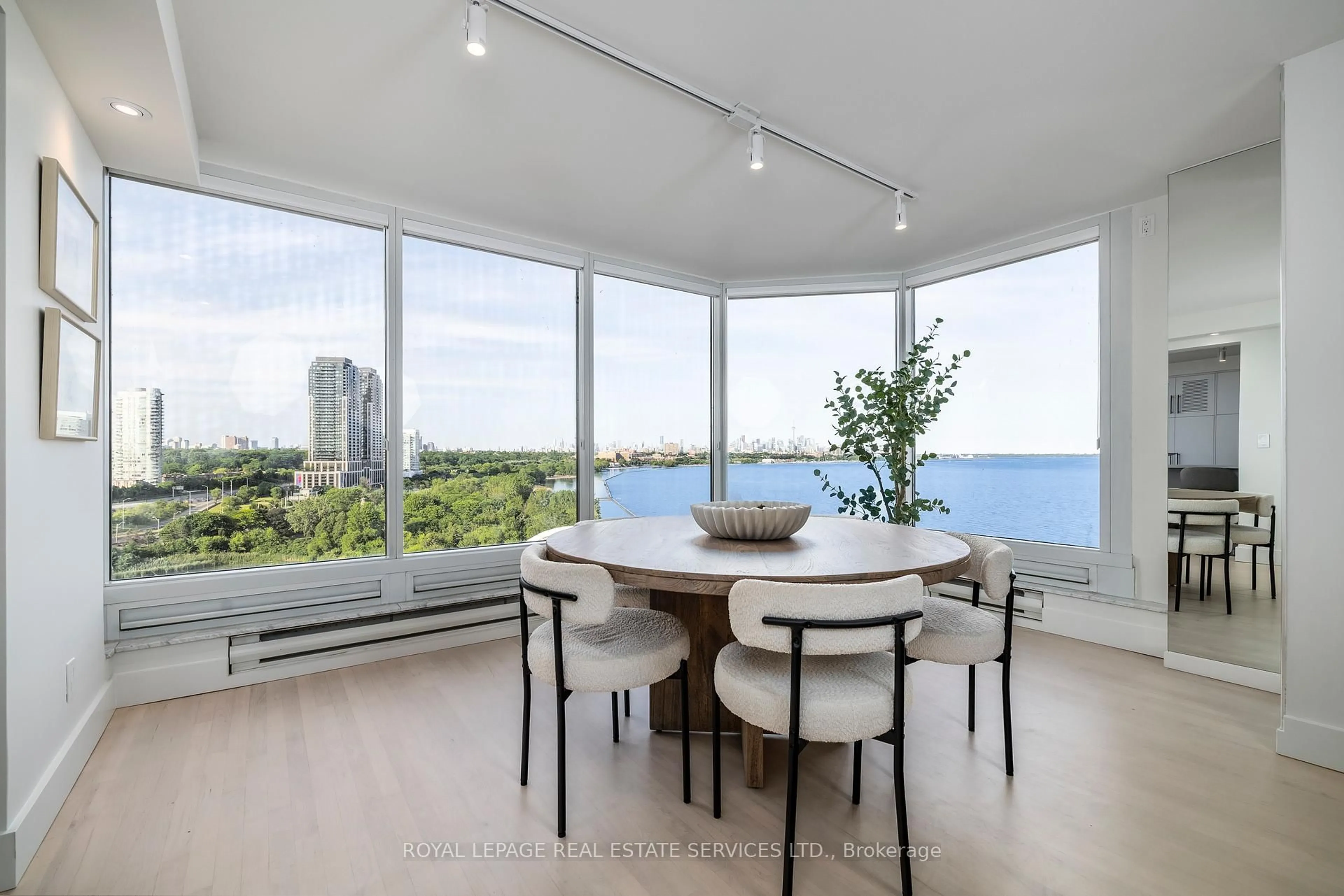 Dining room, unknown for 1 Palace Pier Crt #1203, Toronto Ontario M8V 3W9