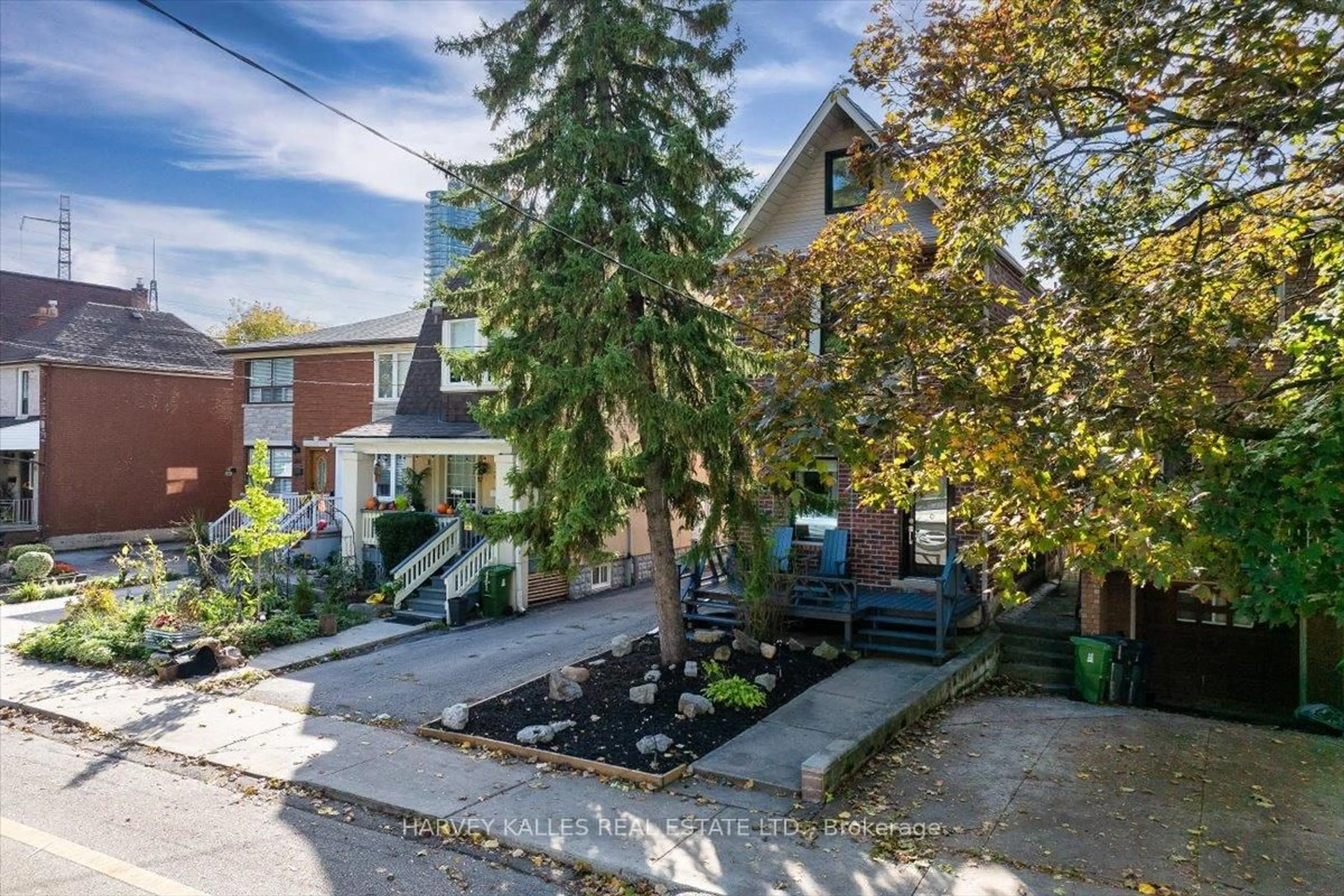 Unknown for 338 Bartlett Ave, Toronto Ontario M6H 3G7