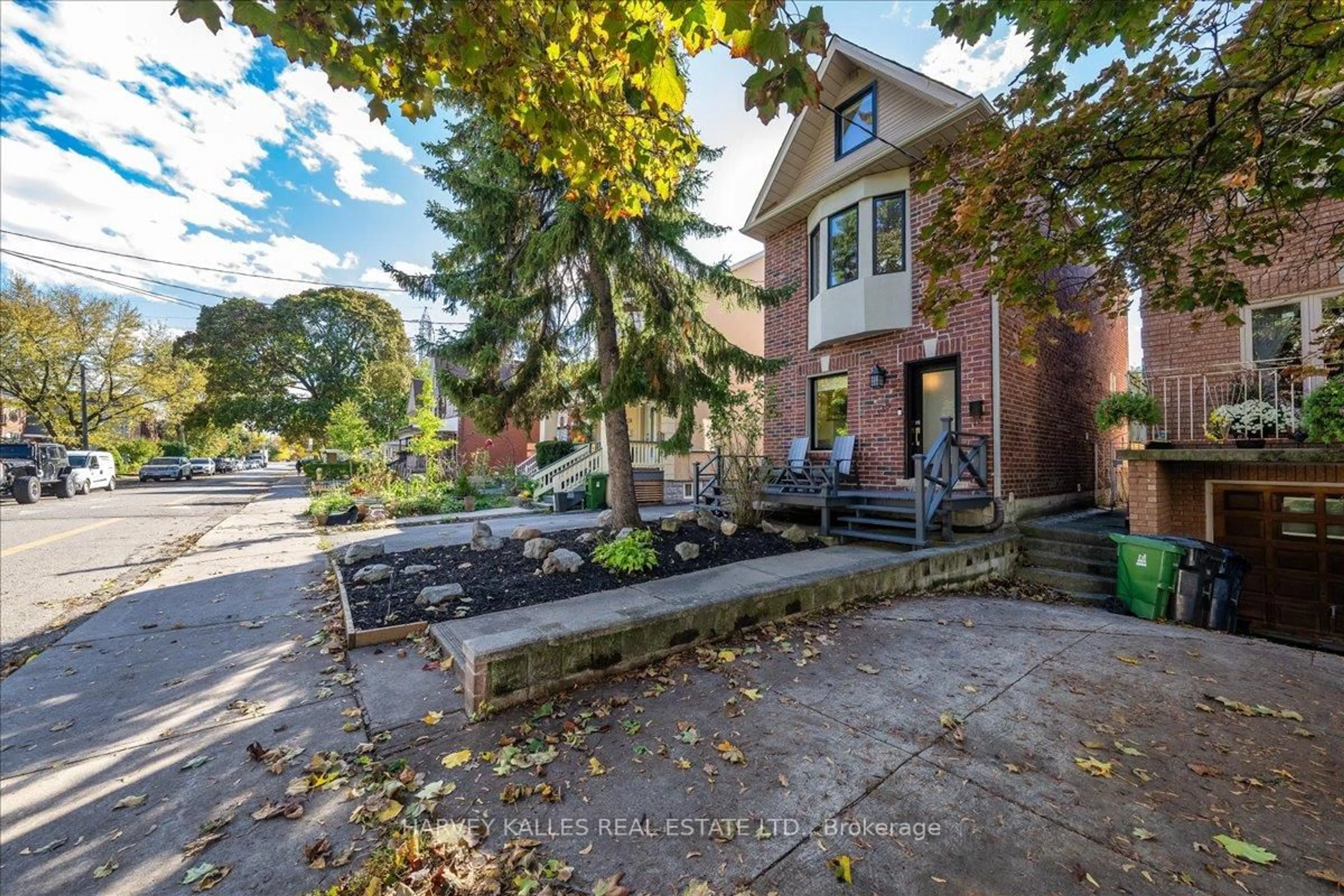 Home with brick exterior material, street for 338 Bartlett Ave, Toronto Ontario M6H 3G7