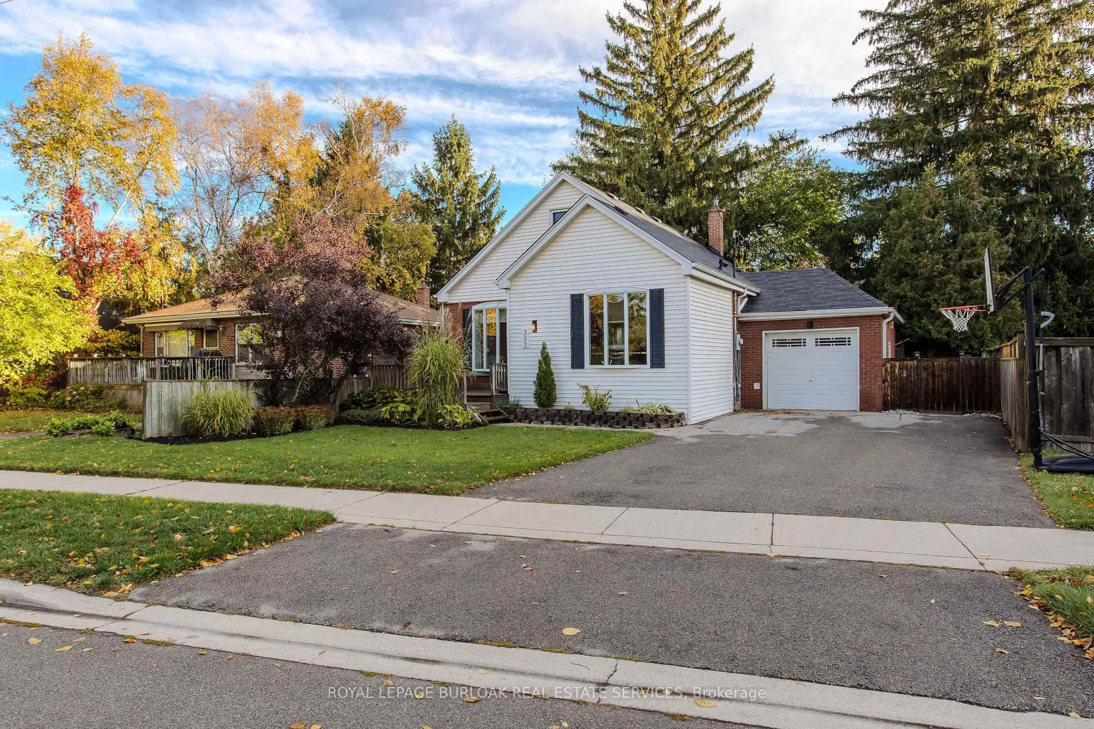 Unknown for 333 St Paul St, Burlington Ontario L7R 3K2