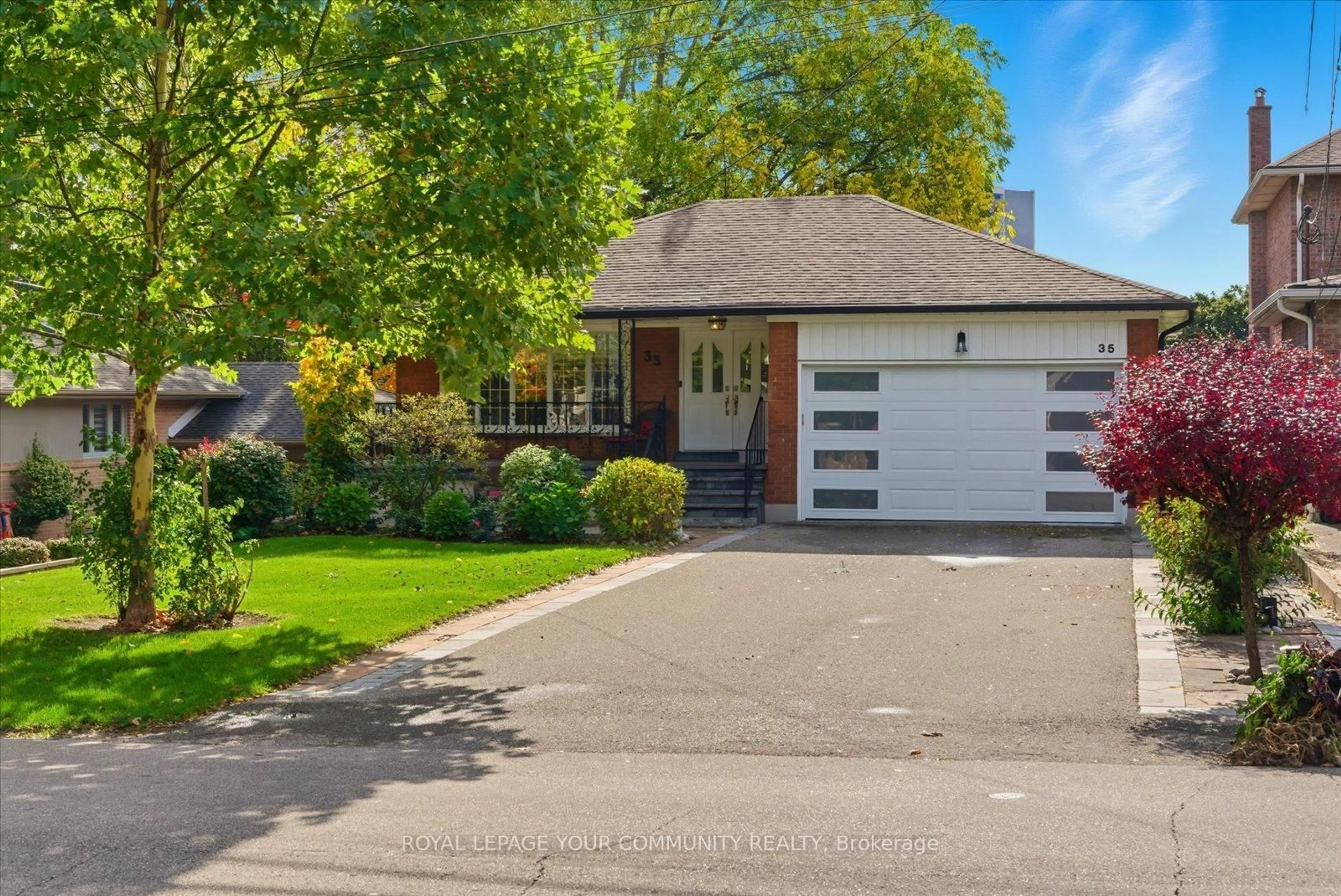 Home with vinyl exterior material, street for 35 Sunvale Dr, Toronto Ontario M9R 1Z4