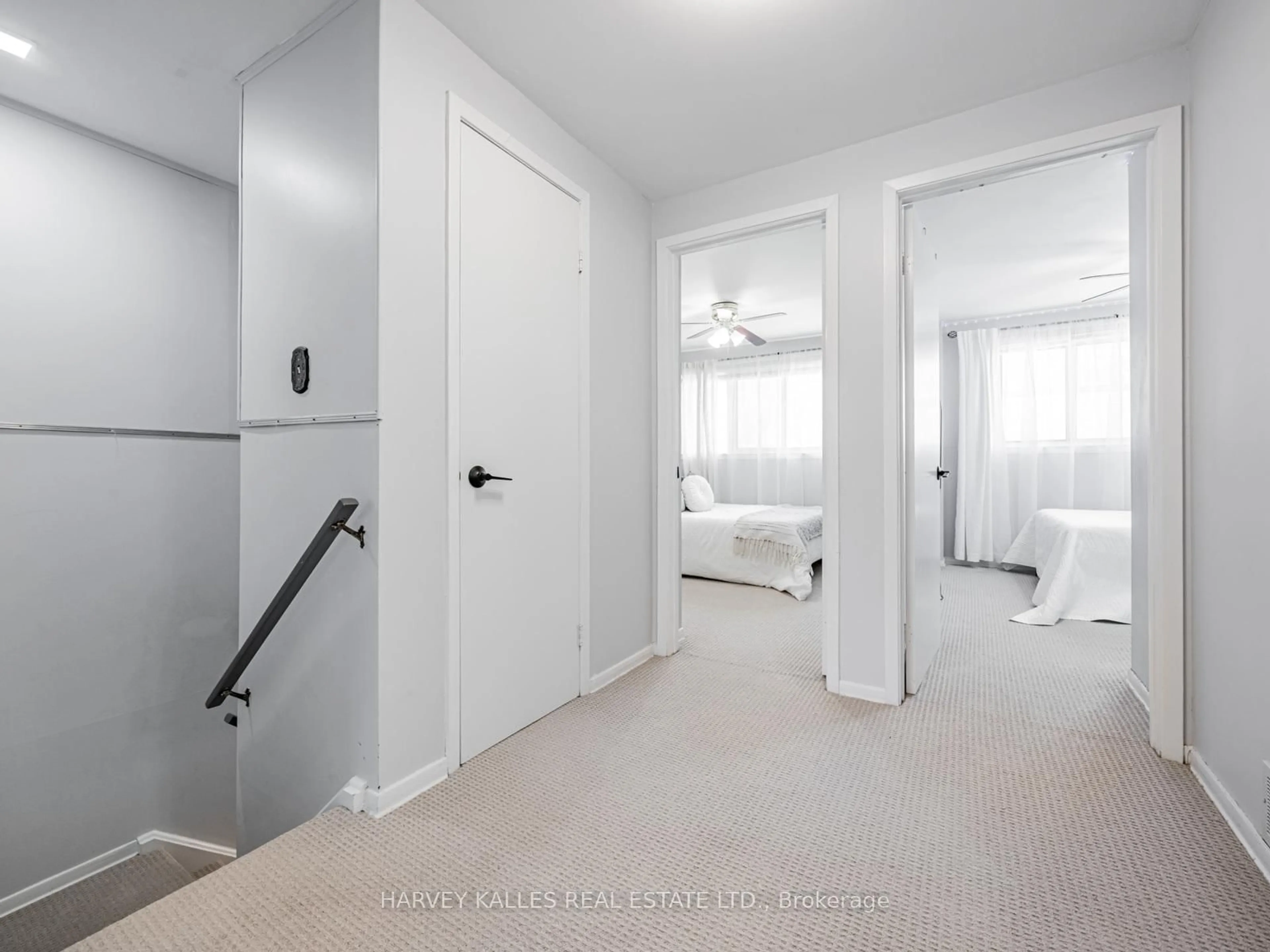 Indoor entryway for 394 Driftwood Ave #1, Toronto Ontario M3N 2P2