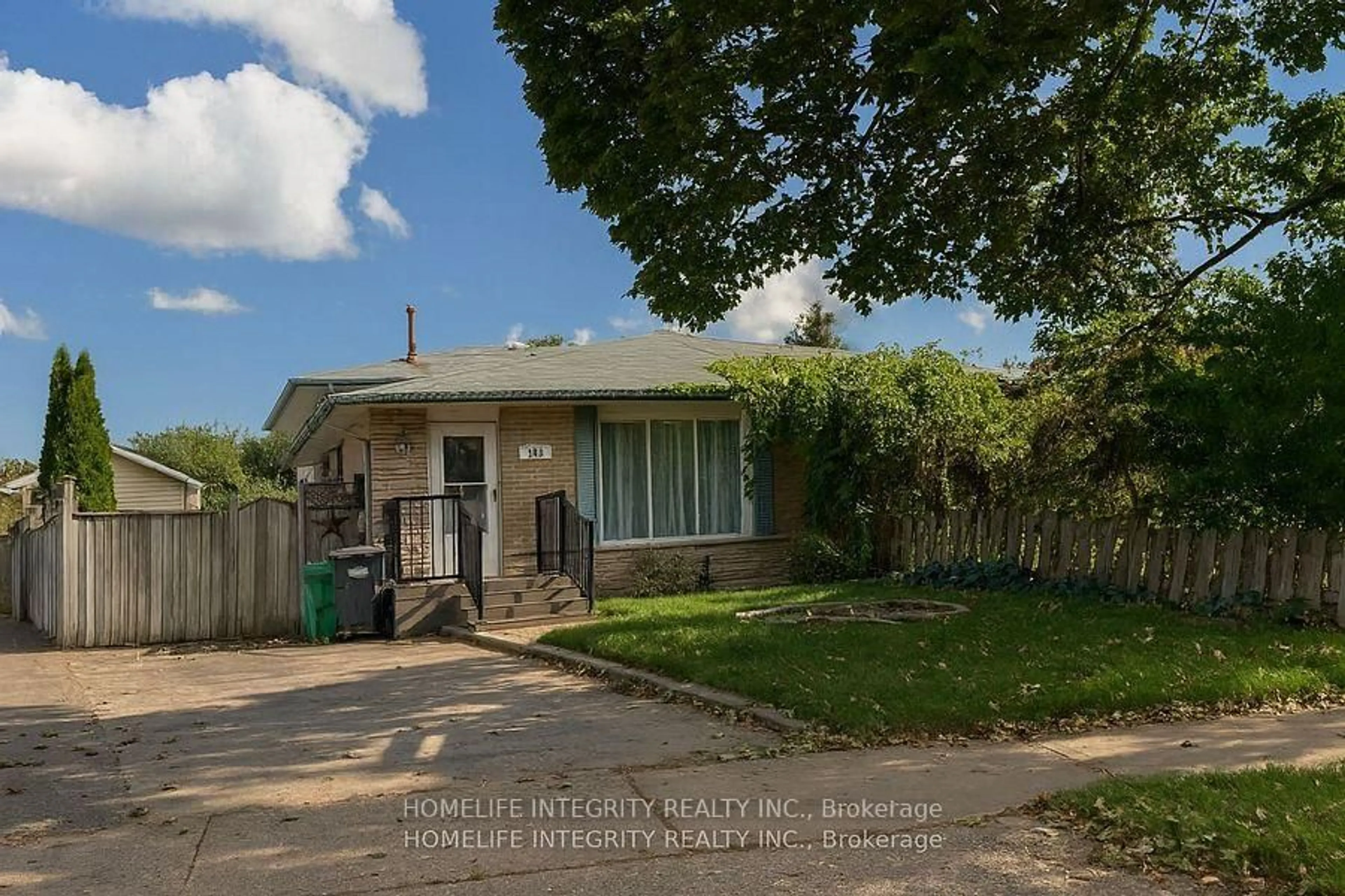 A pic from outside/outdoor area/front of a property/back of a property/a pic from drone, street for 163 Archdekin Dr, Brampton Ontario L6V 1Y8