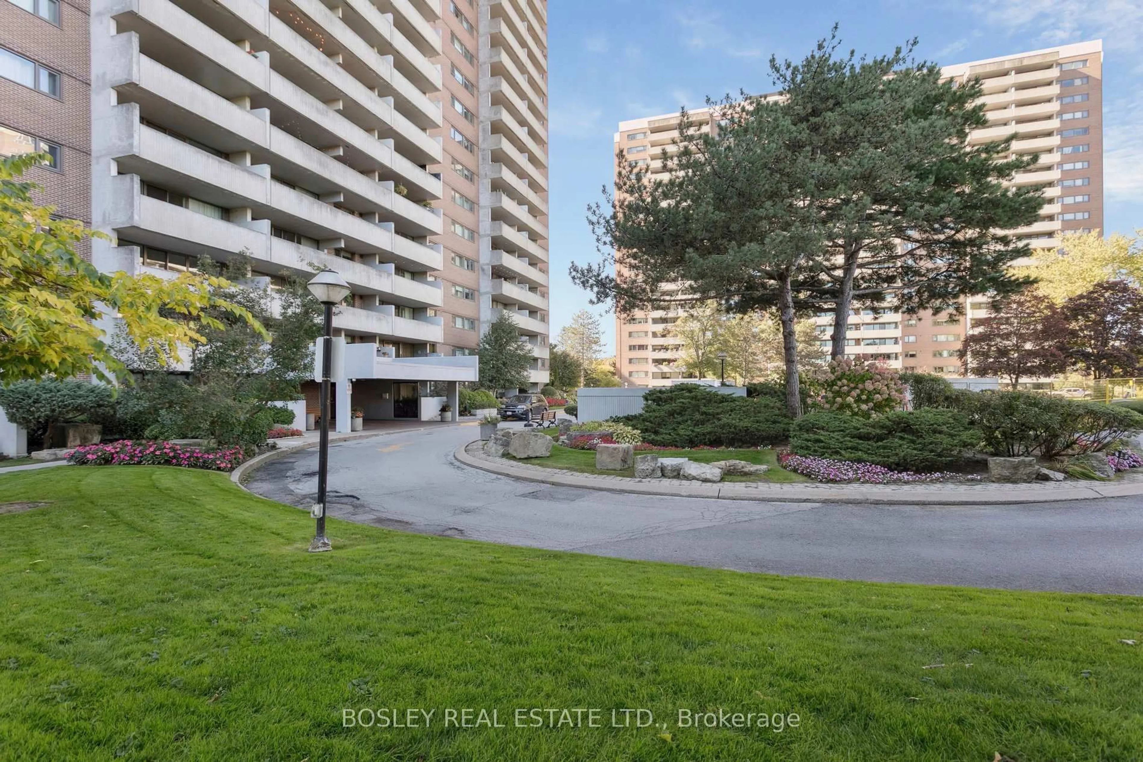 Unknown for 250 Scarlett Rd #1108, Toronto Ontario M6N 4X5