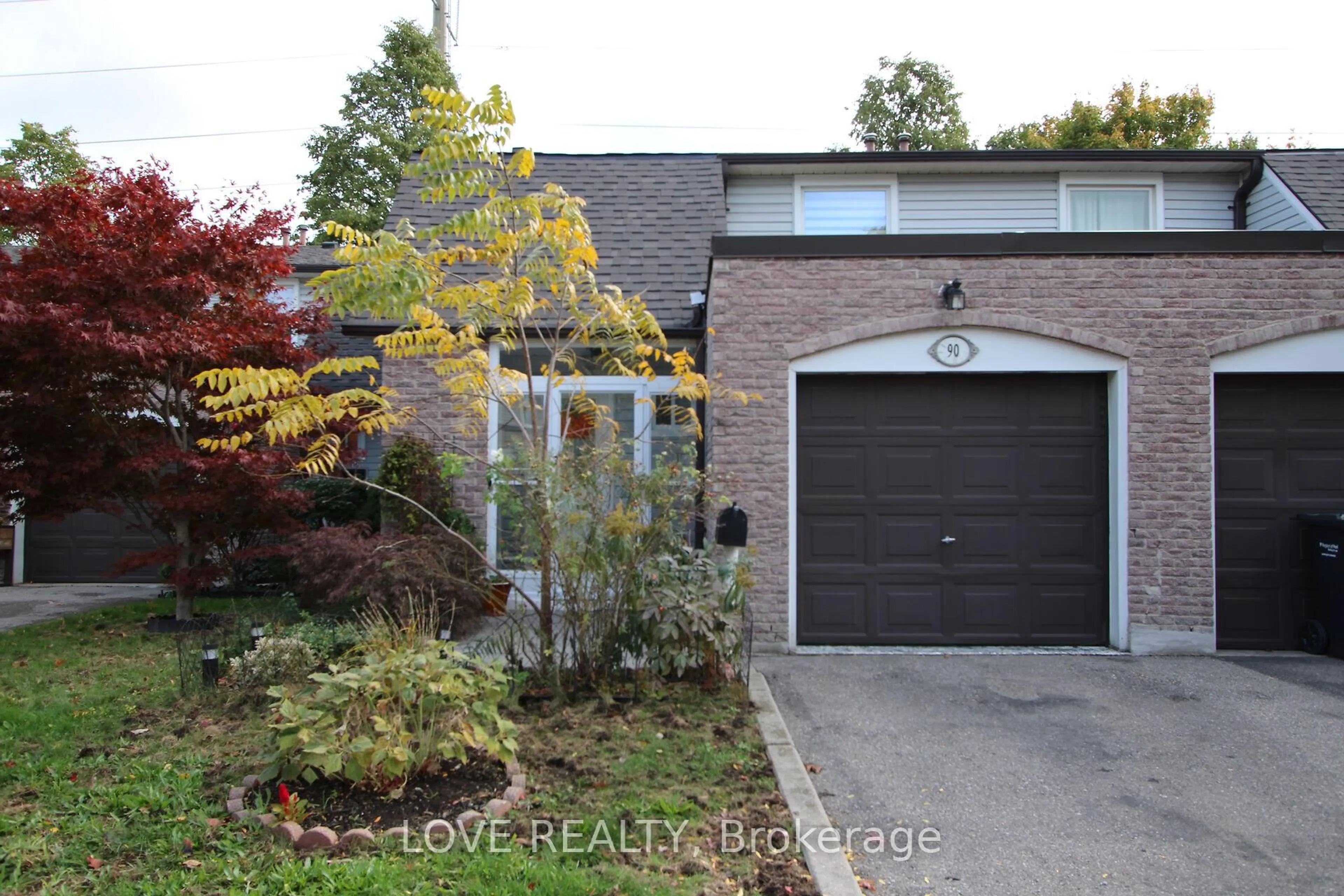 Home with brick exterior material, street for 2440 Bromsgrove Rd #90, Mississauga Ontario L5J 4J7