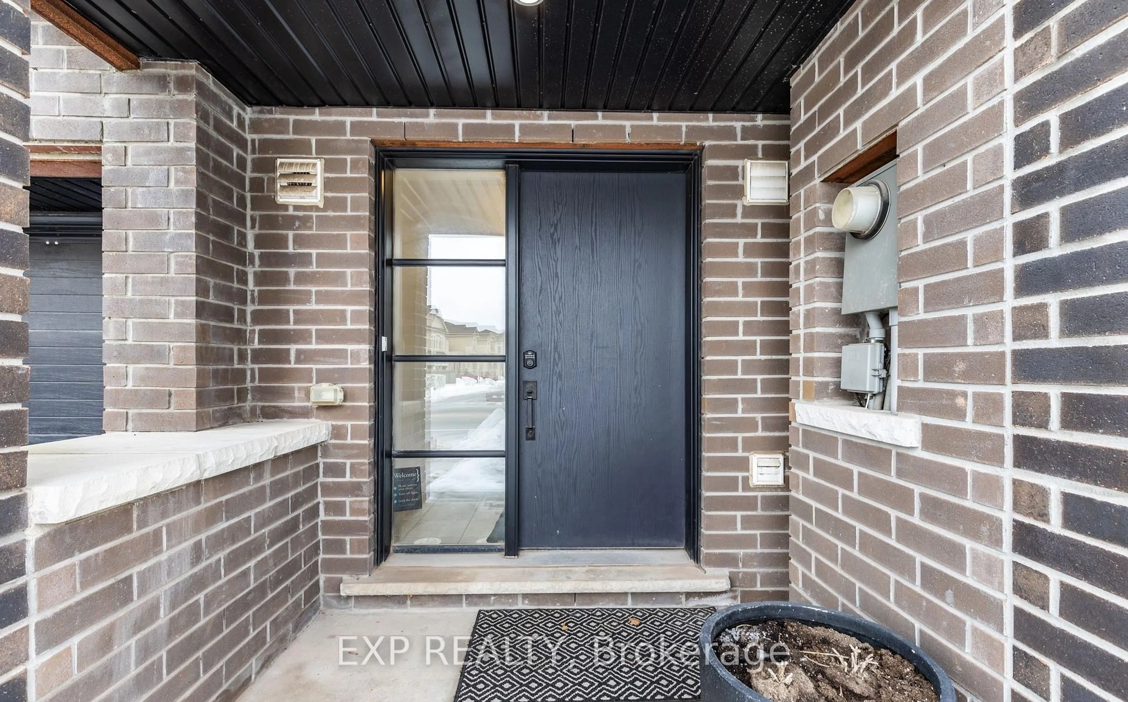 Indoor entryway for 3048 Postridge Dr, Oakville Ontario L6H 0R9