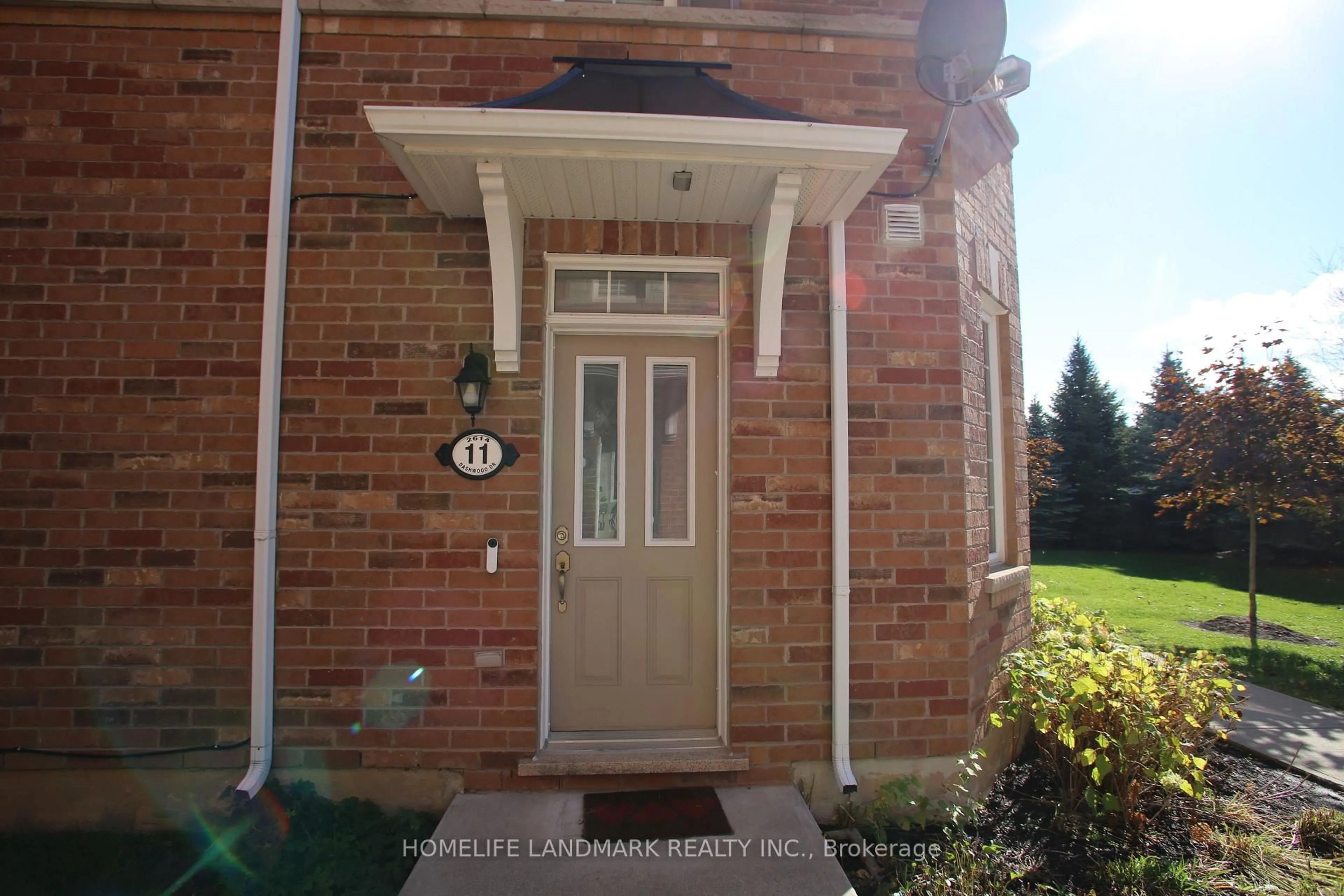 Indoor entryway for 2614 Dashwood Dr #11, Oakville Ontario L6M 0K5