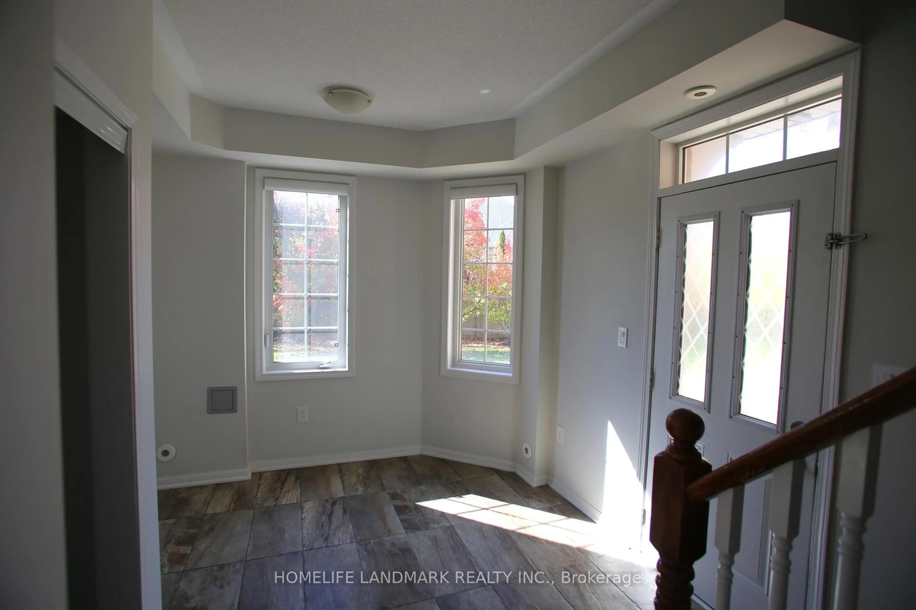 Indoor entryway for 2614 Dashwood Dr #11, Oakville Ontario L6M 0K5