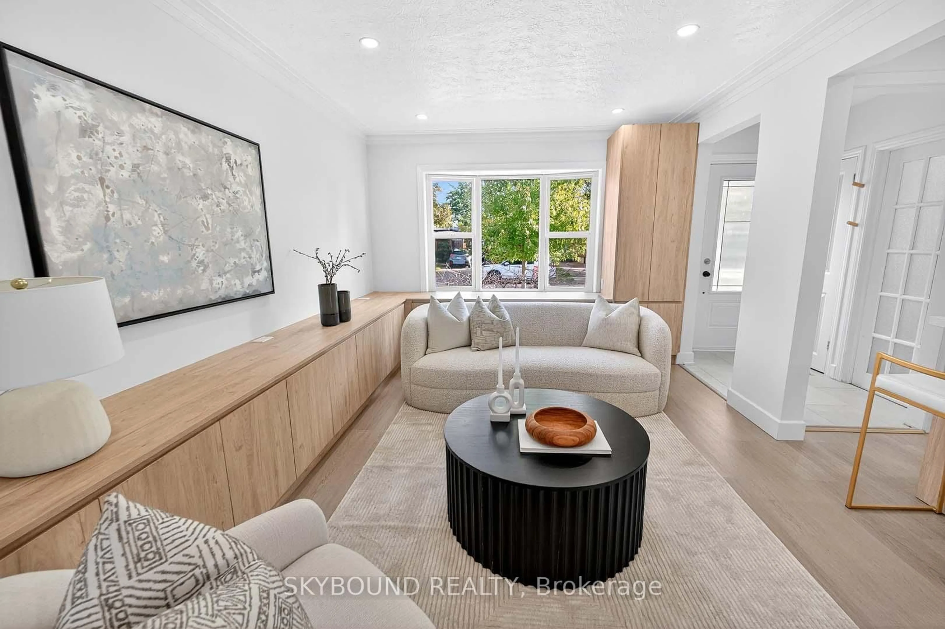 Living room with furniture, unknown for 46 Rothsay Ave, Toronto Ontario M8Z 4M3