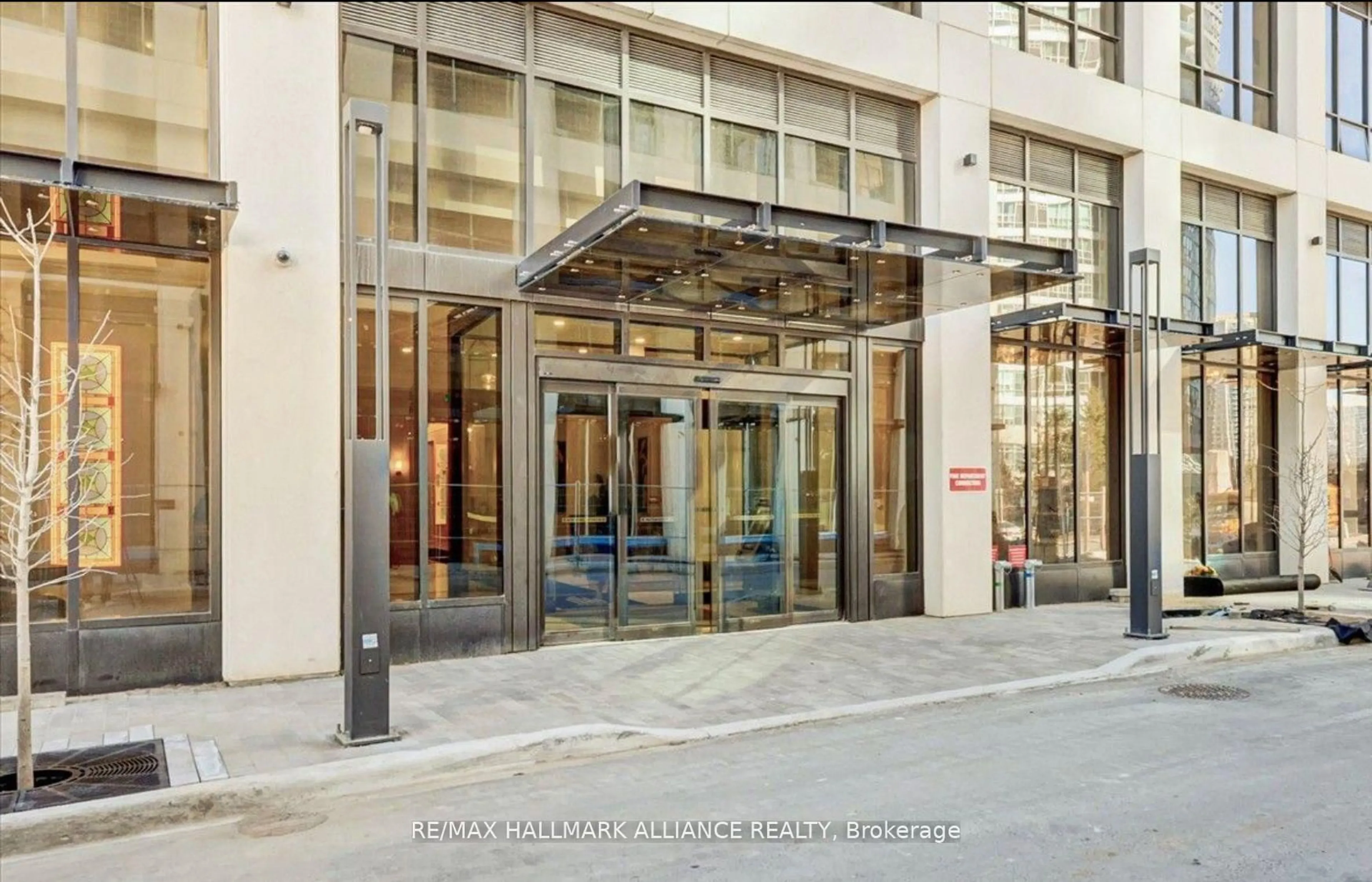 Indoor foyer for 36 Elm Dr #1209, Mississauga Ontario L5B 0N3