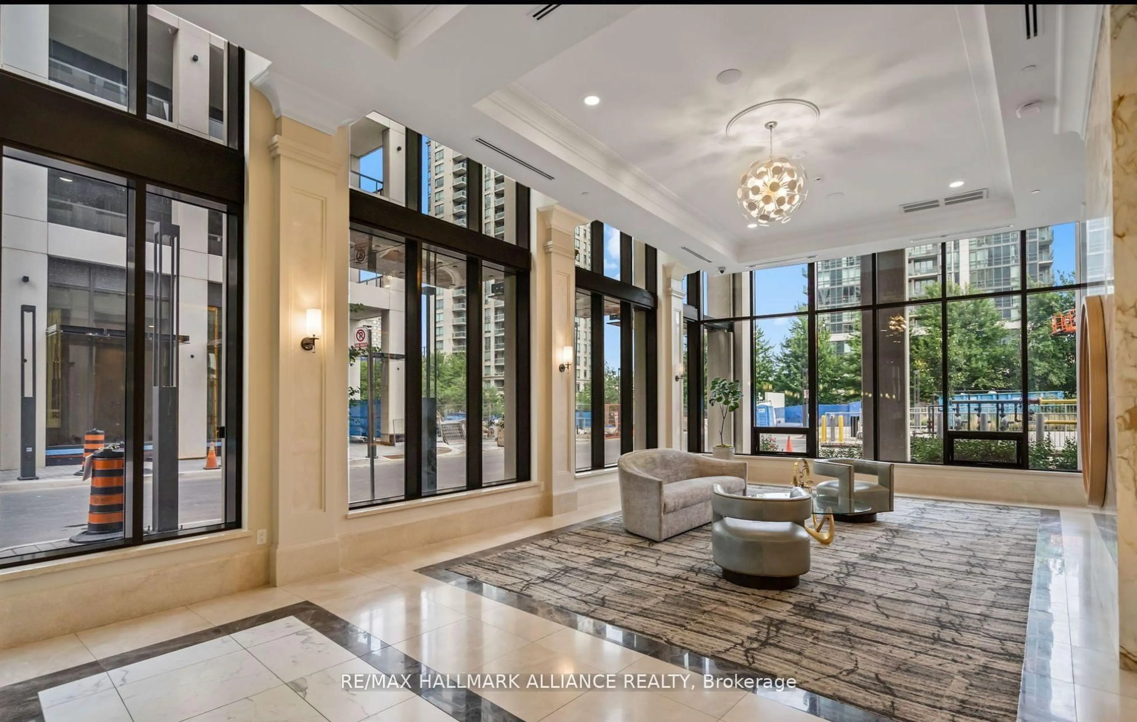 Indoor foyer for 36 Elm Dr #1209, Mississauga Ontario L5B 0N3