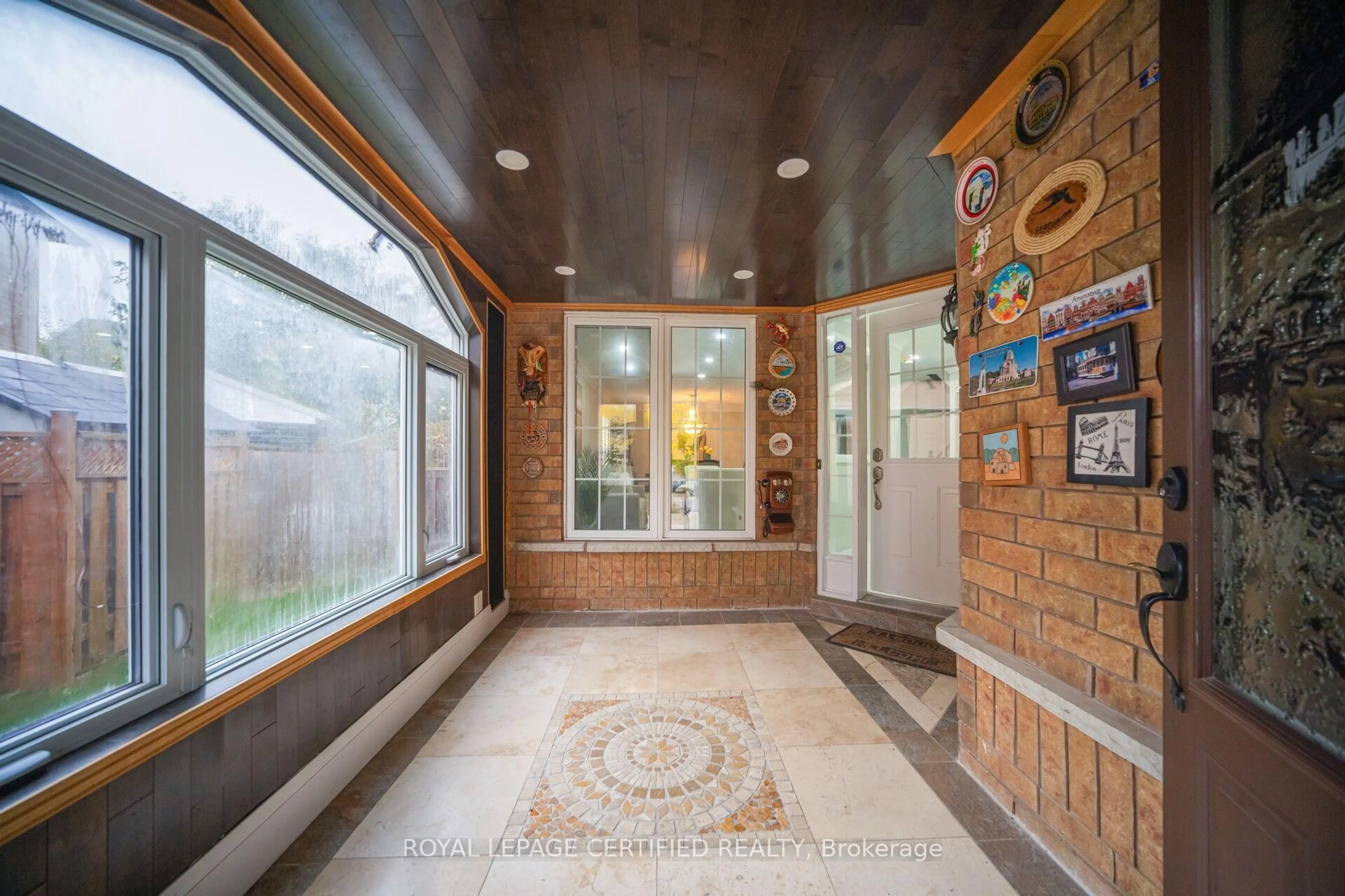Indoor entryway for 57 Legend Lane, Brampton Ontario L6X 5B6