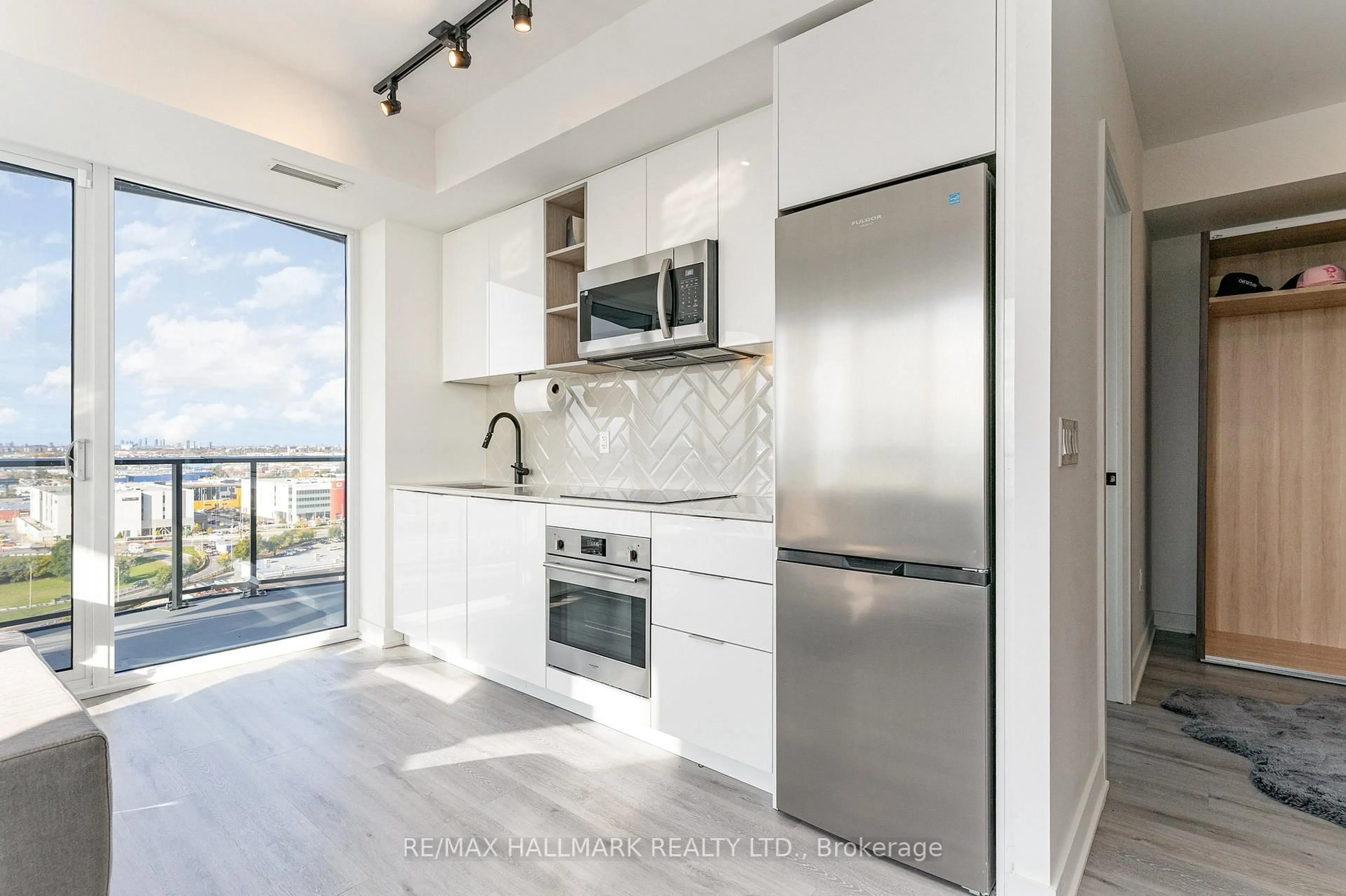 Open concept kitchen, ceramic/tile floor for 36 Zorra St #1509, Toronto Ontario M8Z 0G5