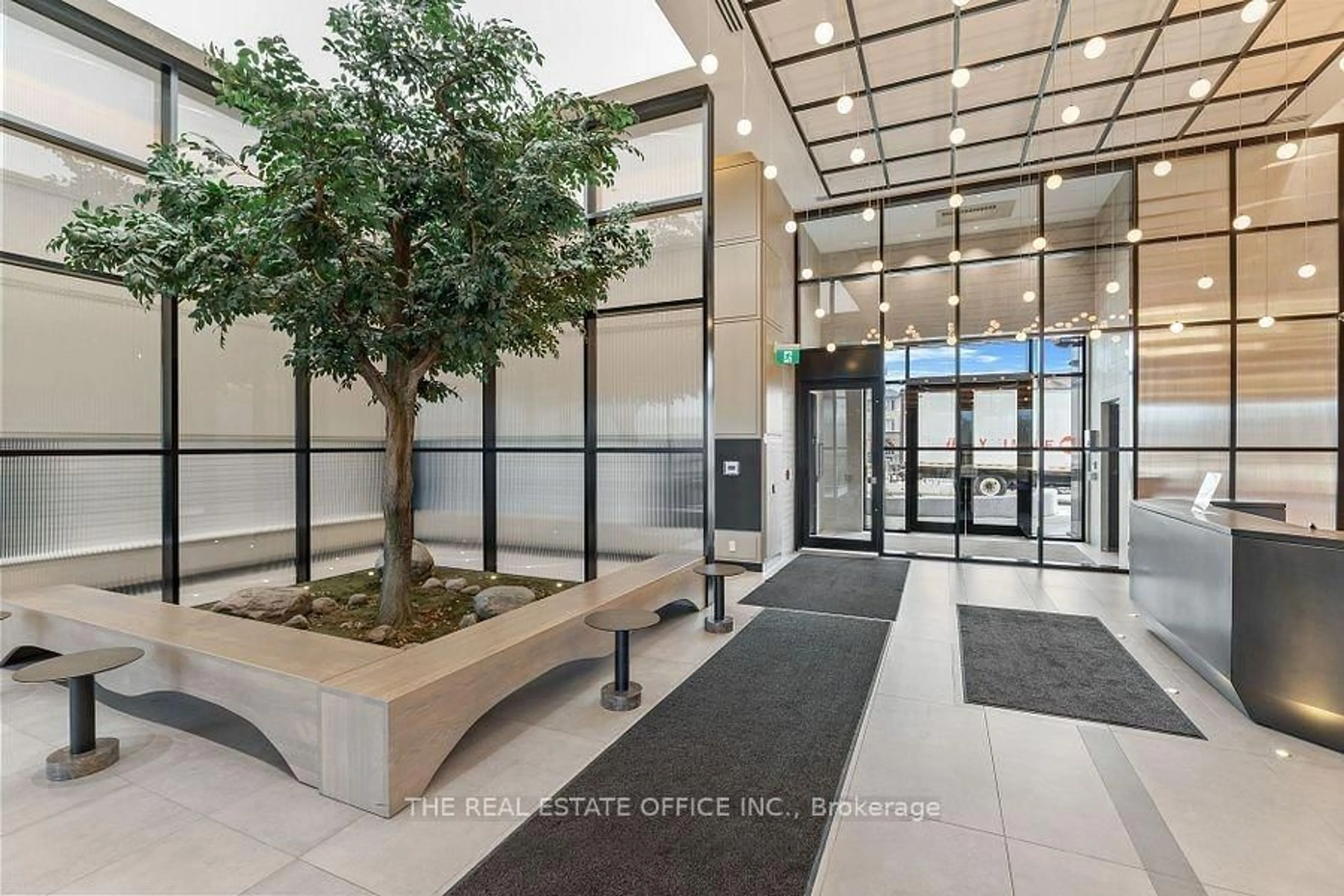 Indoor foyer for 3220 William Coltson Ave #601, Oakville Ontario L6H 7X9