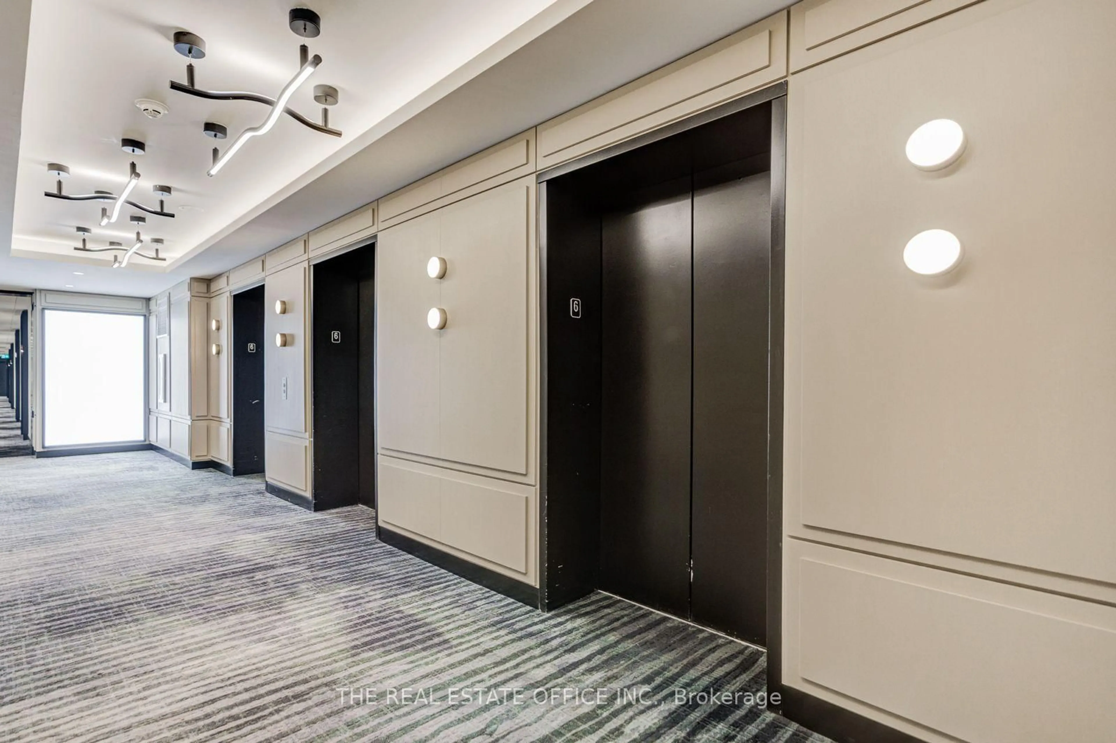 Indoor foyer for 3220 William Coltson Ave #601, Oakville Ontario L6H 7X9