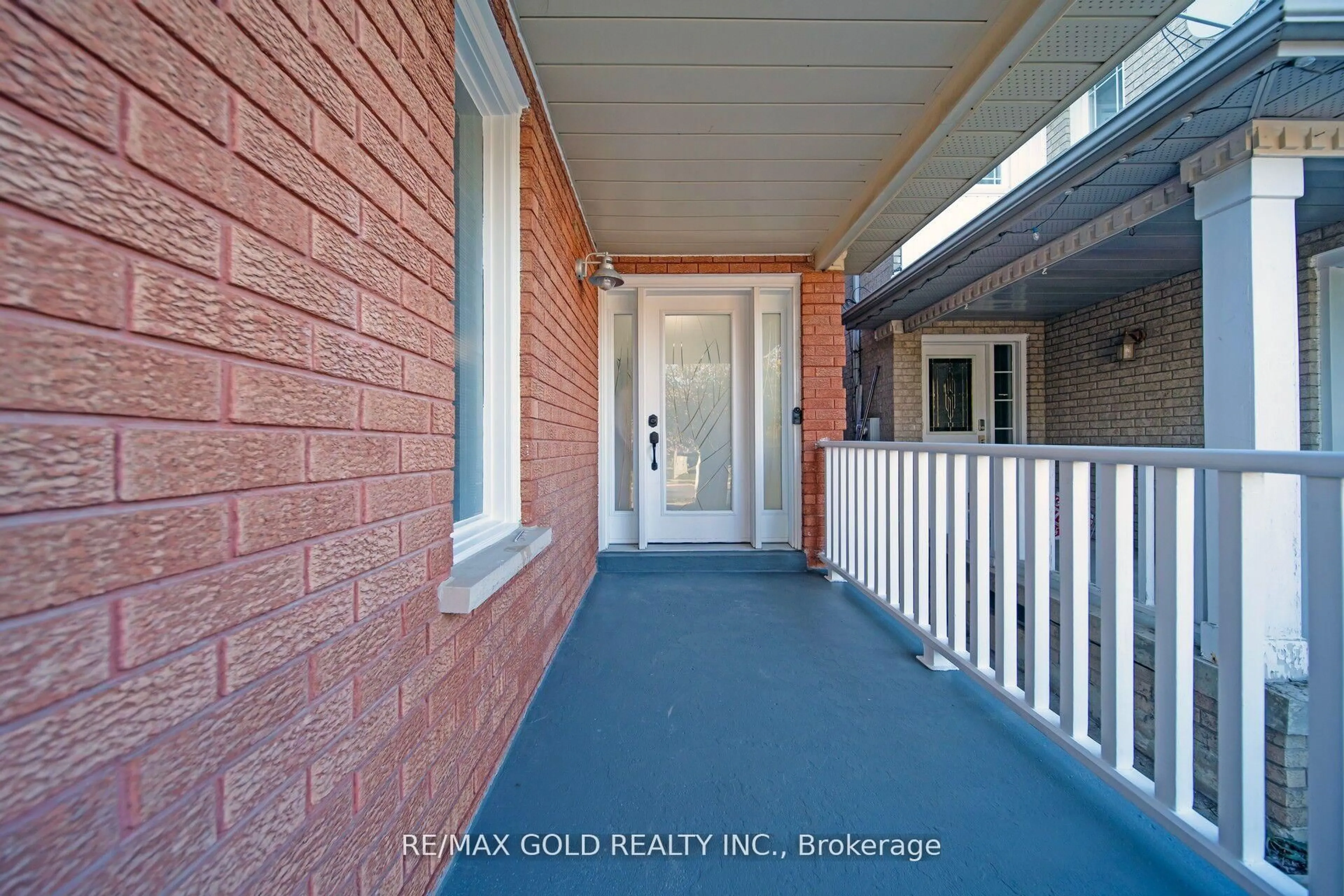 Indoor entryway for 4 Sahara Tr, Brampton Ontario L6R 1P2