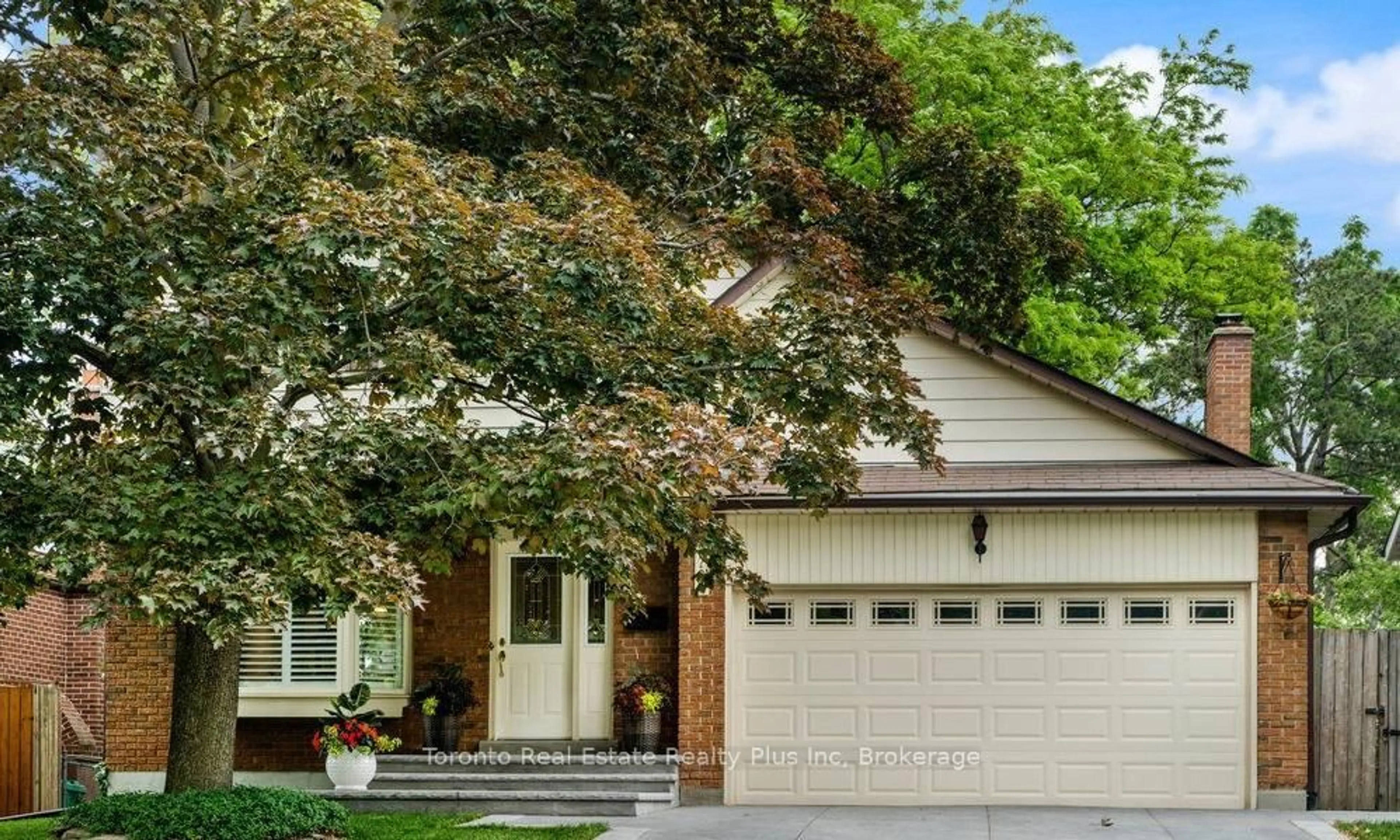 Home with brick exterior material, street for 2797 Constable Rd, Mississauga Ontario L5J 1W6