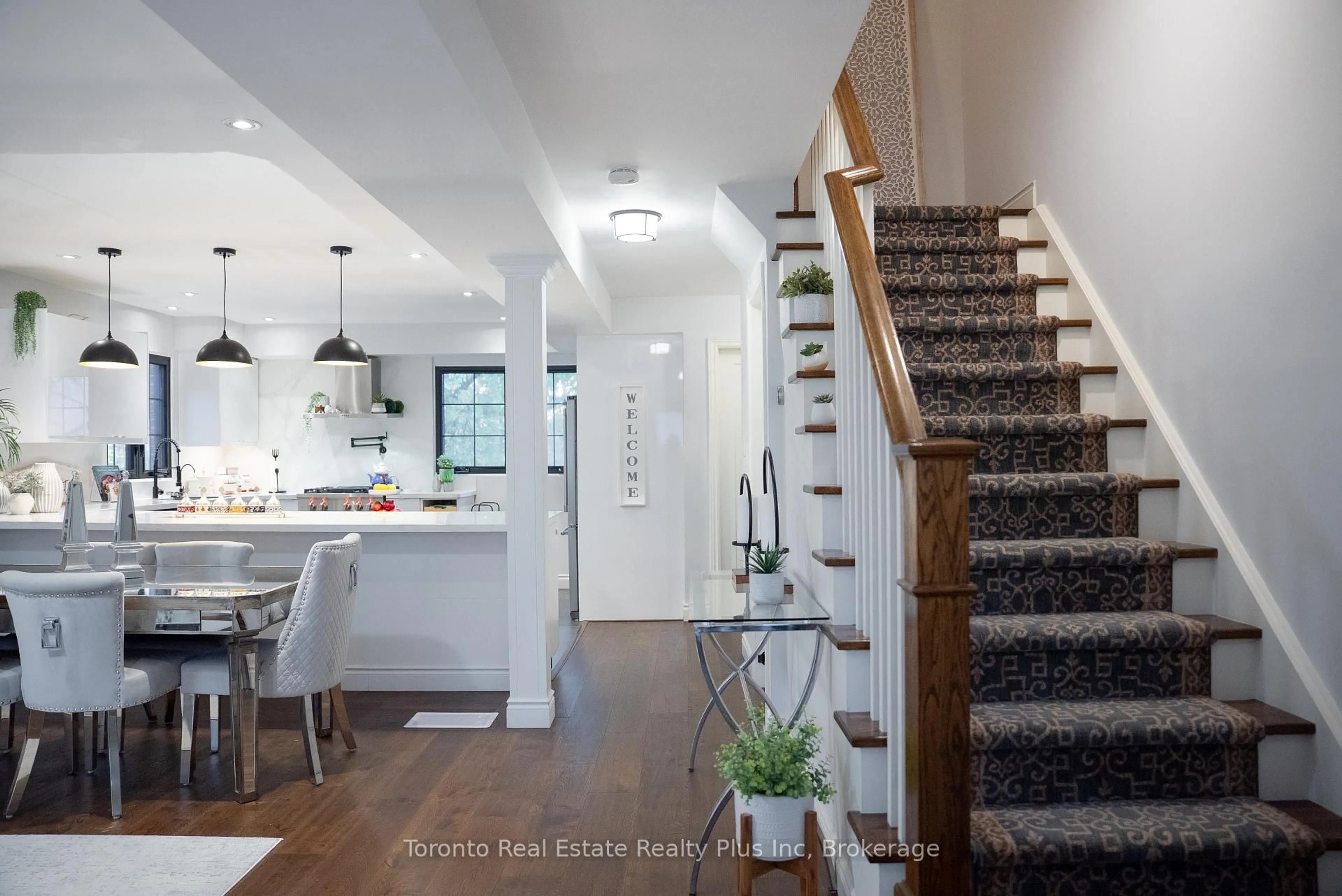 Open concept kitchen, unknown for 2797 Constable Rd, Mississauga Ontario L5J 1W6