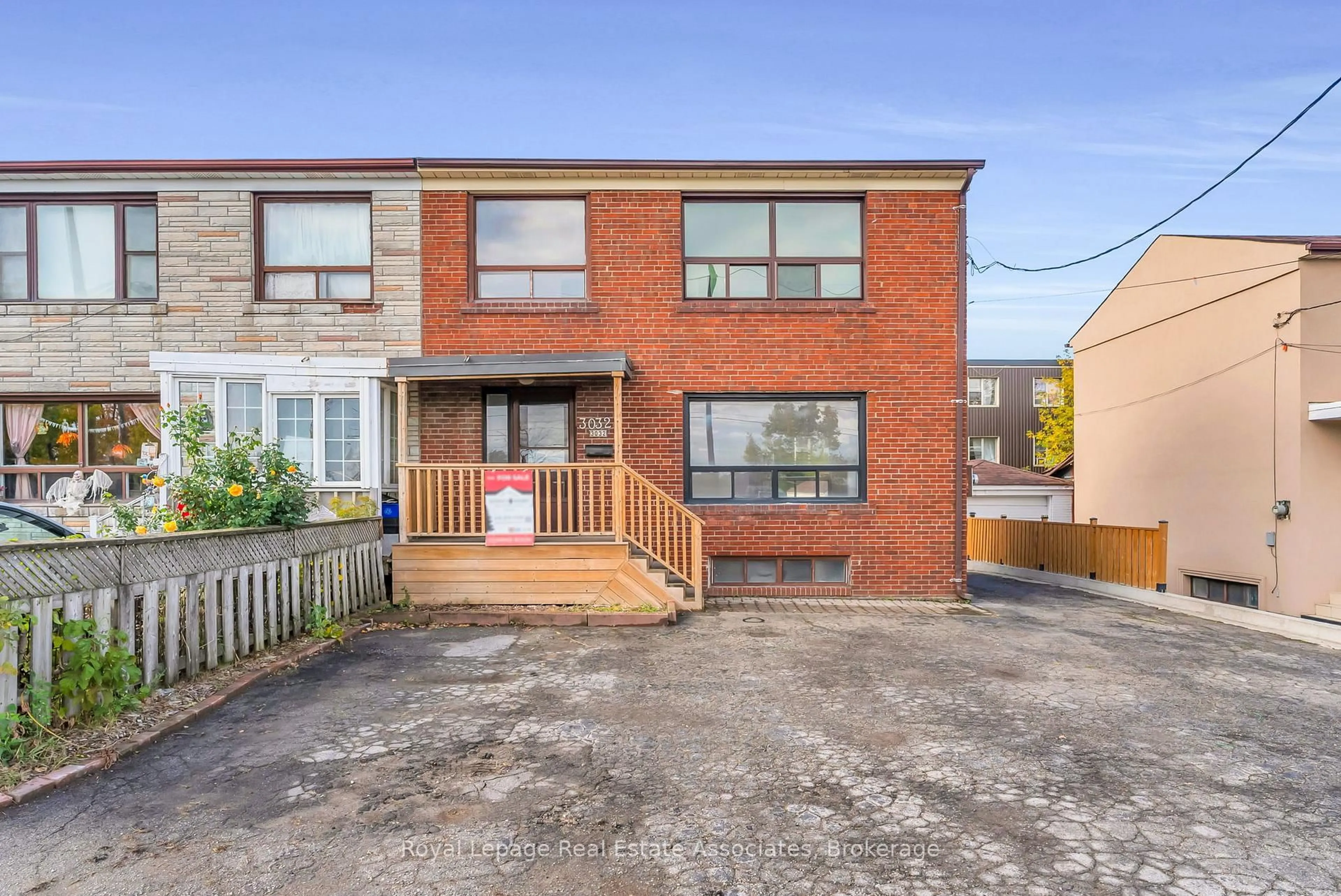 Home with brick exterior material, street for 3032 Keele St, Toronto Ontario M3M 2H4