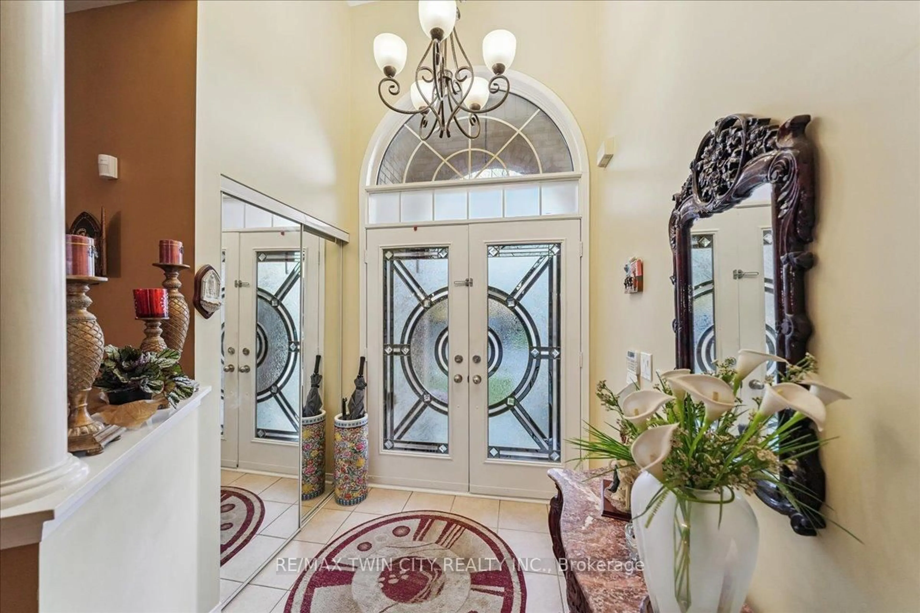 Indoor foyer for 52 Mistycreek Cres, Brampton Ontario L7A 3E8