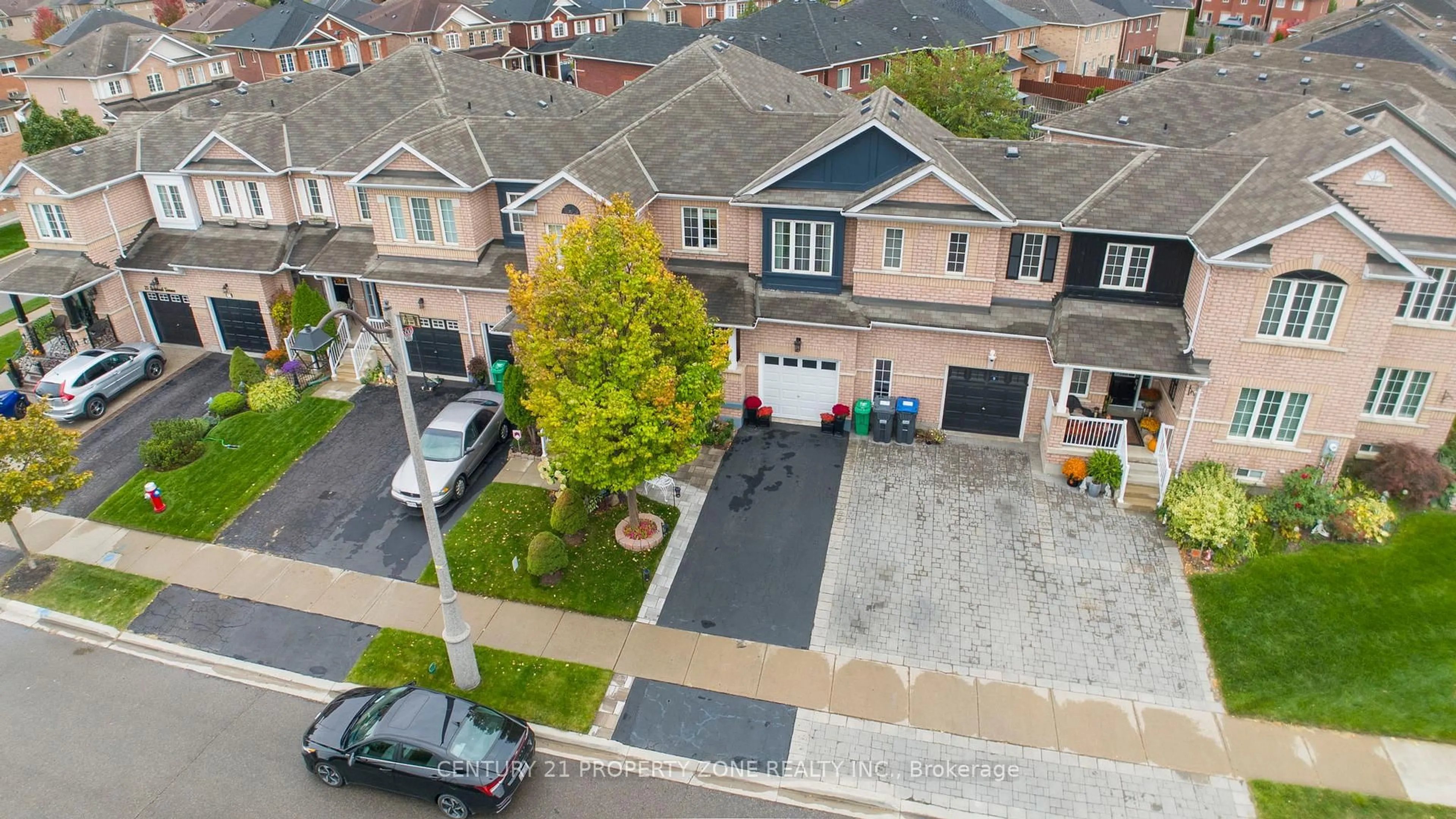 A pic from outside/outdoor area/front of a property/back of a property/a pic from drone, street for 83 Spicebush Terr, Brampton Ontario L6X 0J5