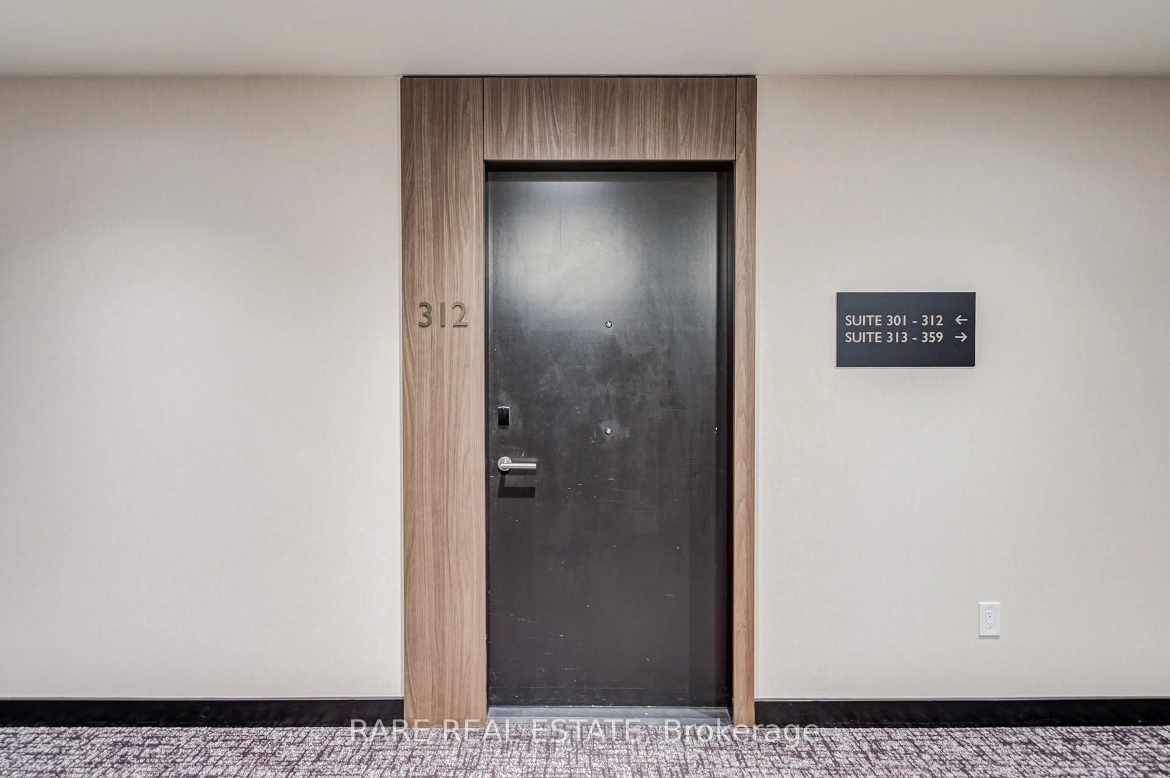Indoor foyer for 2501 Saw Whet Blvd #312, Oakville Ontario L6M 5N2