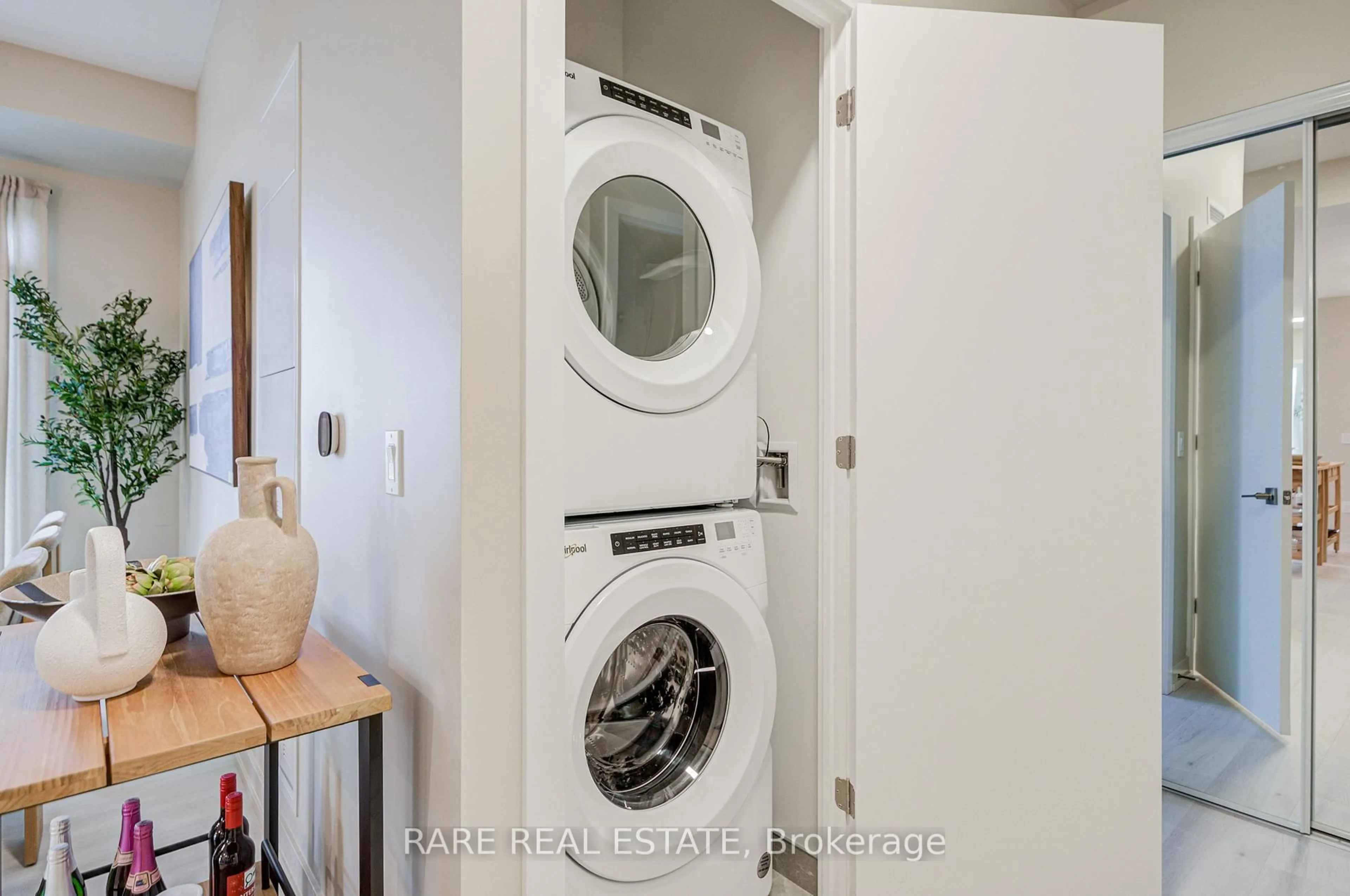 Laundry room for 2501 Saw Whet Blvd #413, Oakville Ontario L6M 5N2