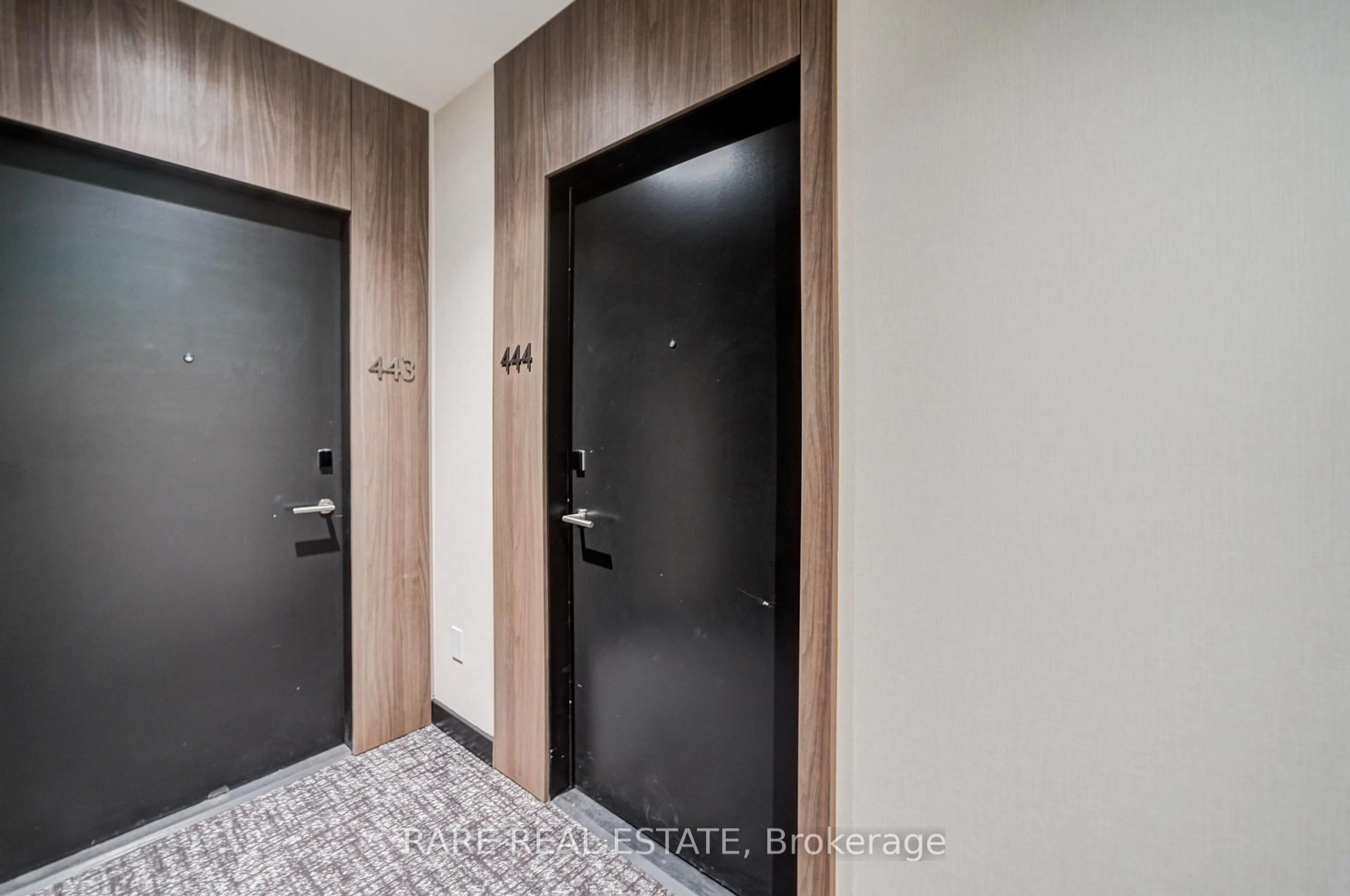 Indoor entryway for 2501 Saw Whet Blvd #444, Oakville Ontario L6M 5N2