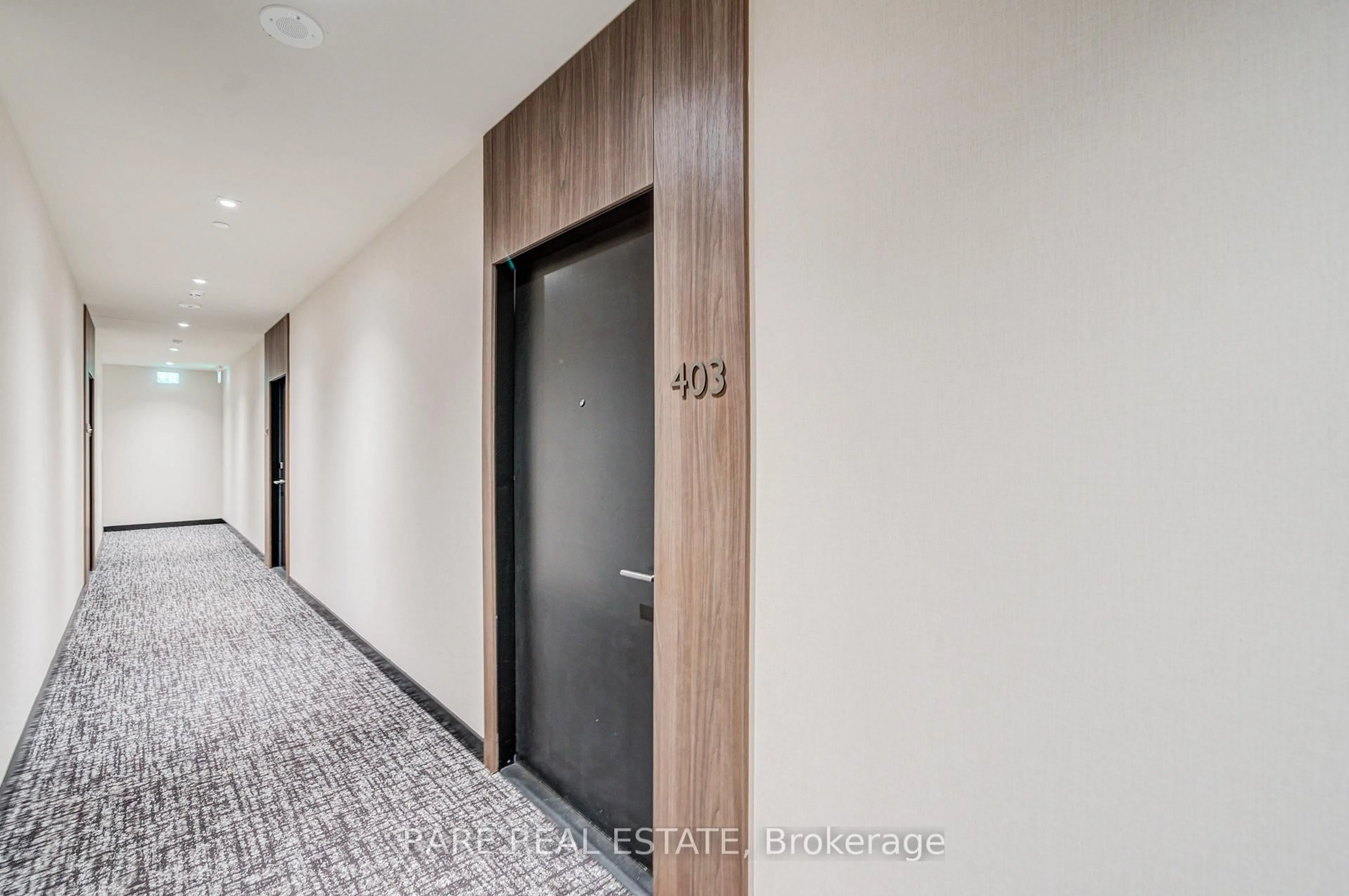 Indoor foyer for 2501 Saw Whet Blvd #403, Oakville Ontario L6M 5N2