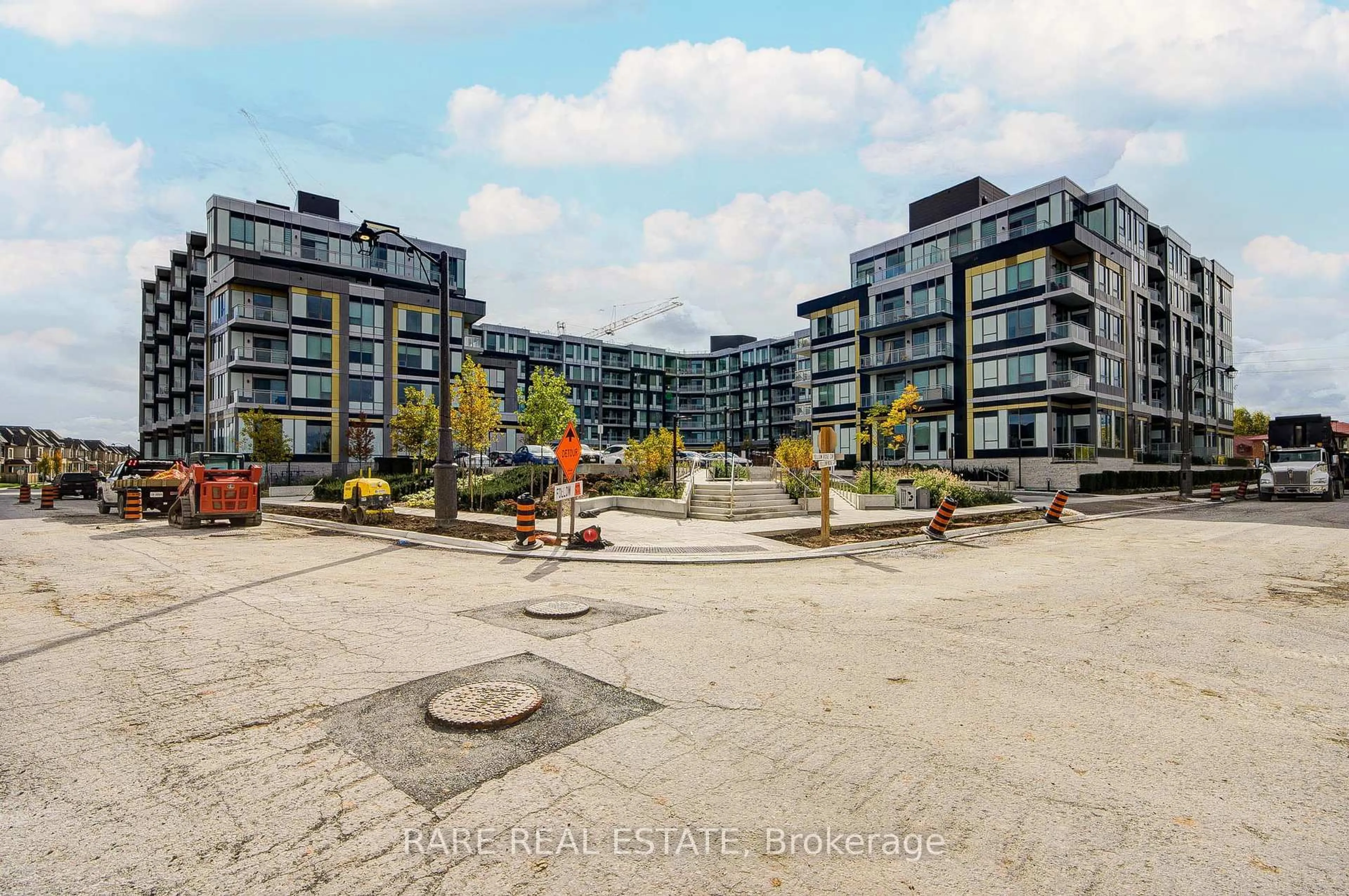Patio, unknown for 2501 Saw Whet Blvd #224, Oakville Ontario L6M 5N2