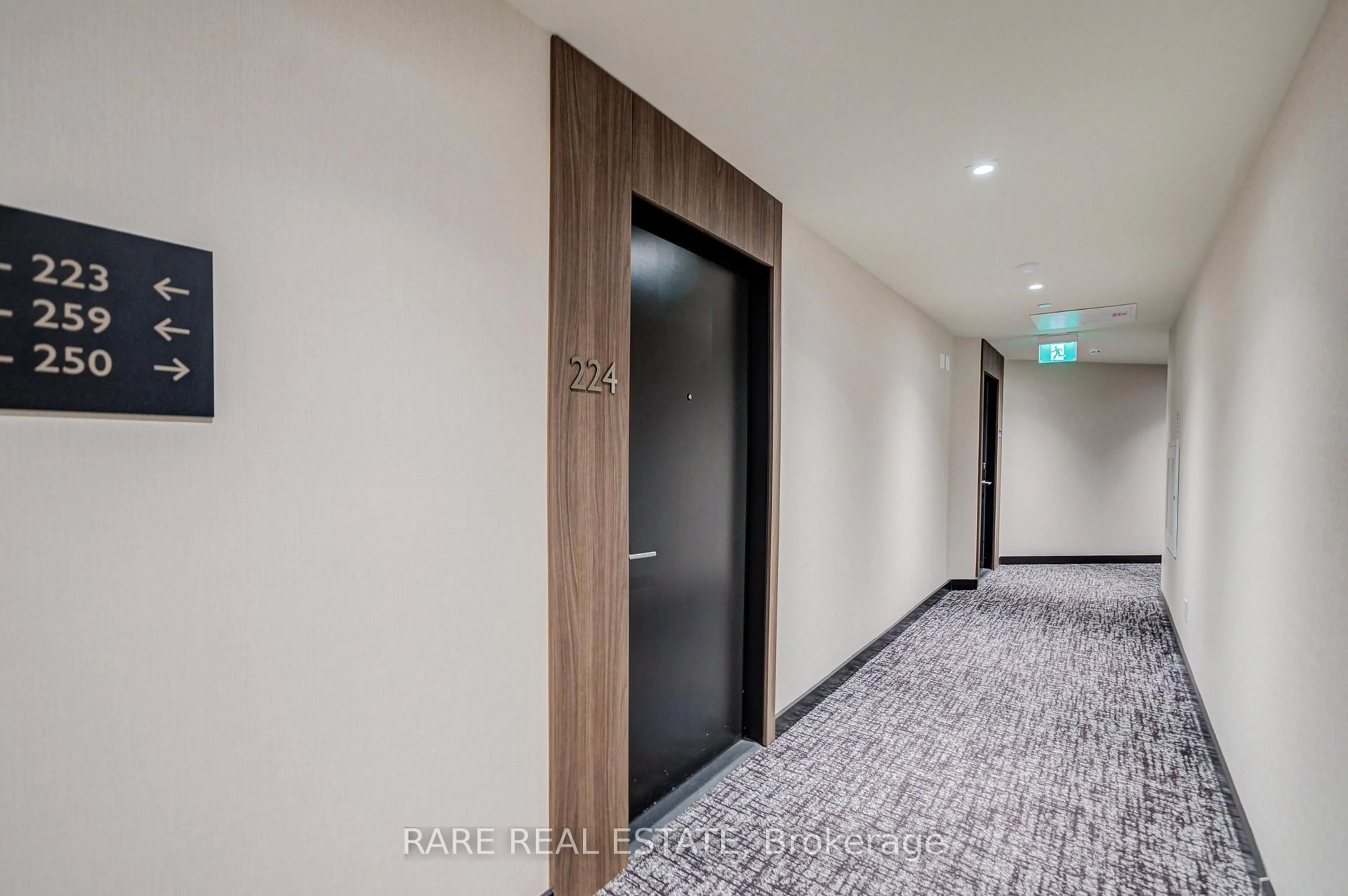 Indoor foyer for 2501 Saw Whet Blvd #224, Oakville Ontario L6M 5N2