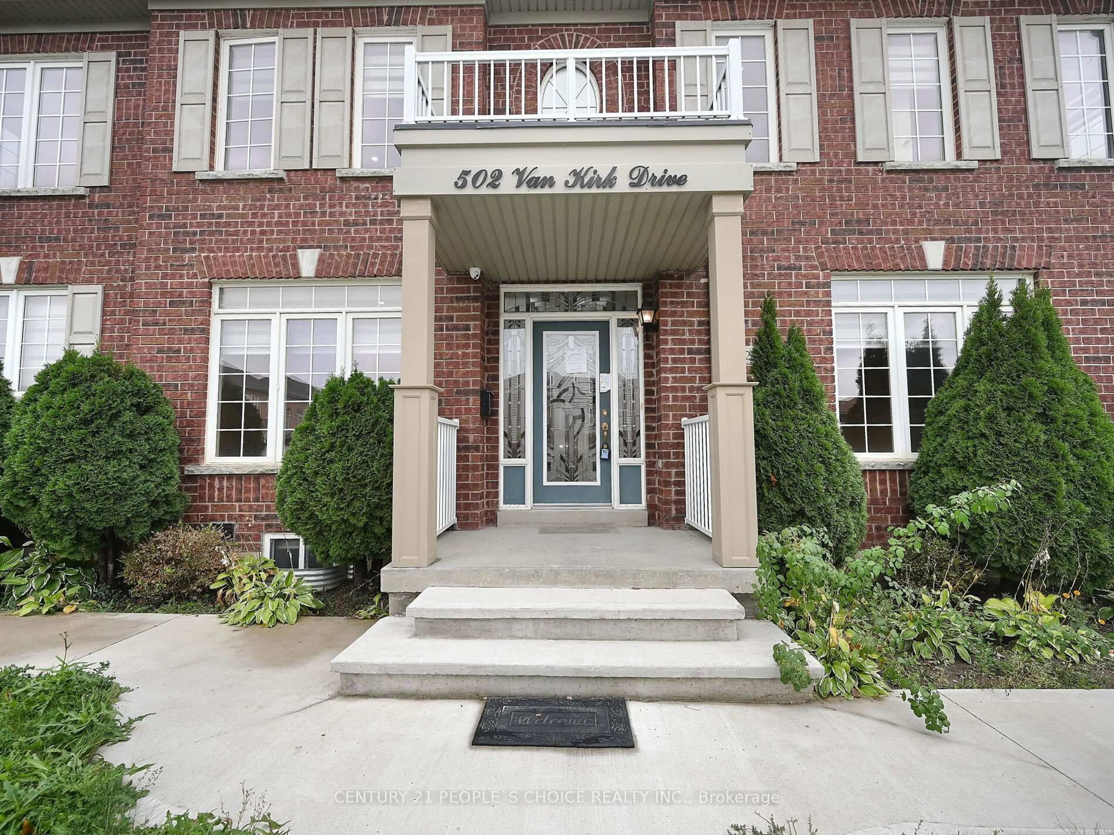 Indoor foyer for 502 Van Kirk Dr, Brampton Ontario L7A 0L6