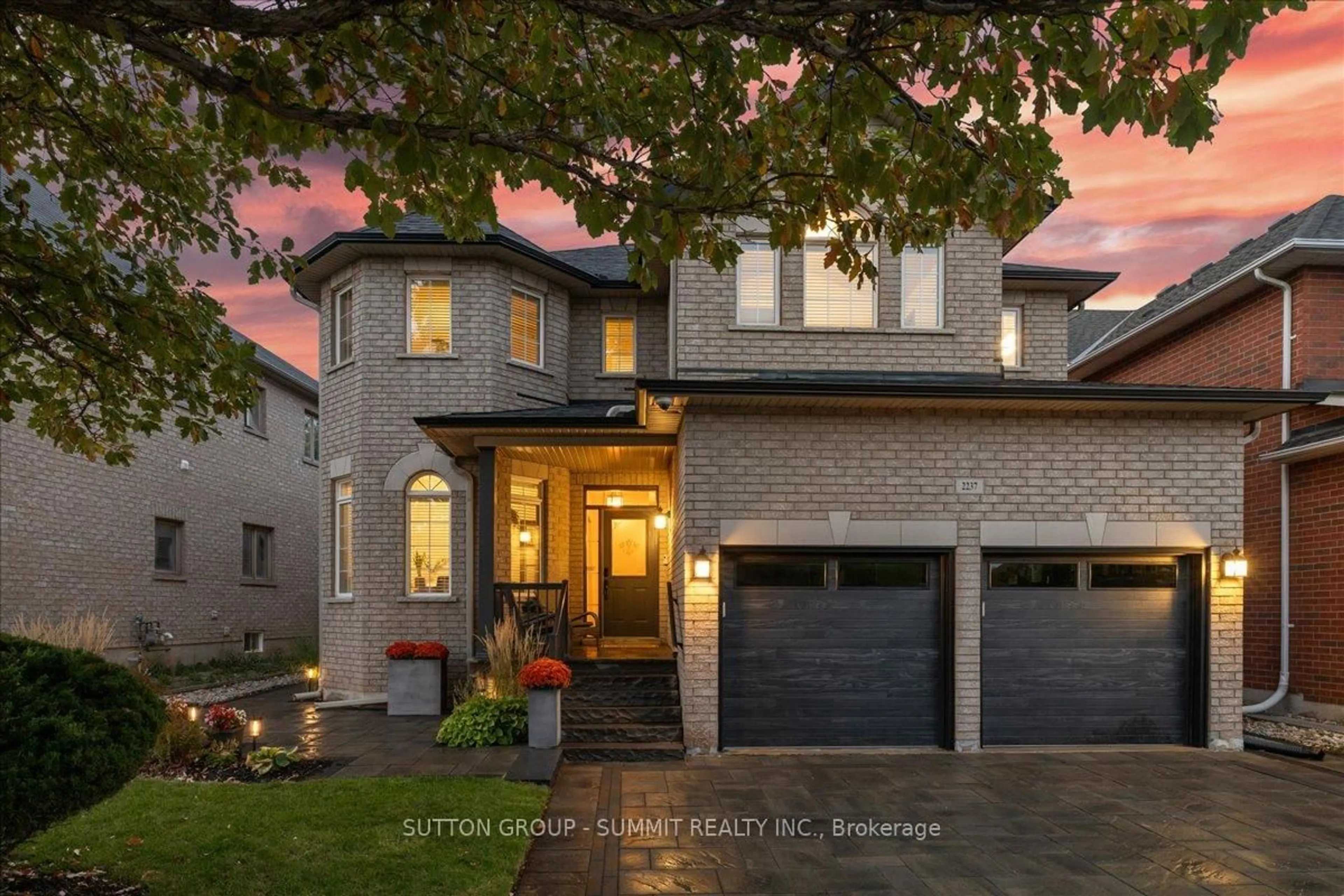 Home with brick exterior material, street for 2237 Adirondak Tr, Oakville Ontario L6M 4W4
