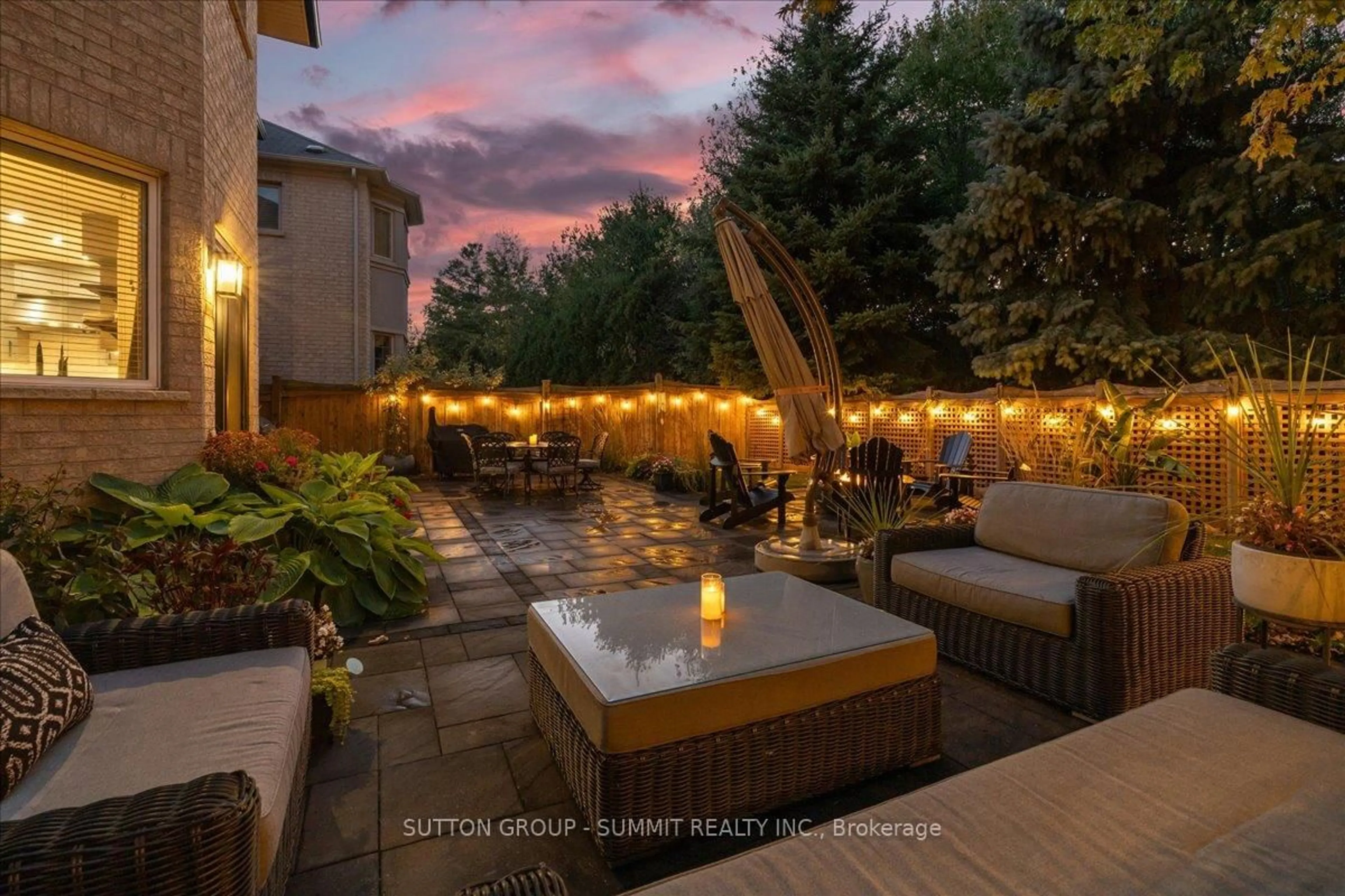 Patio, street for 2237 Adirondak Tr, Oakville Ontario L6M 4W4