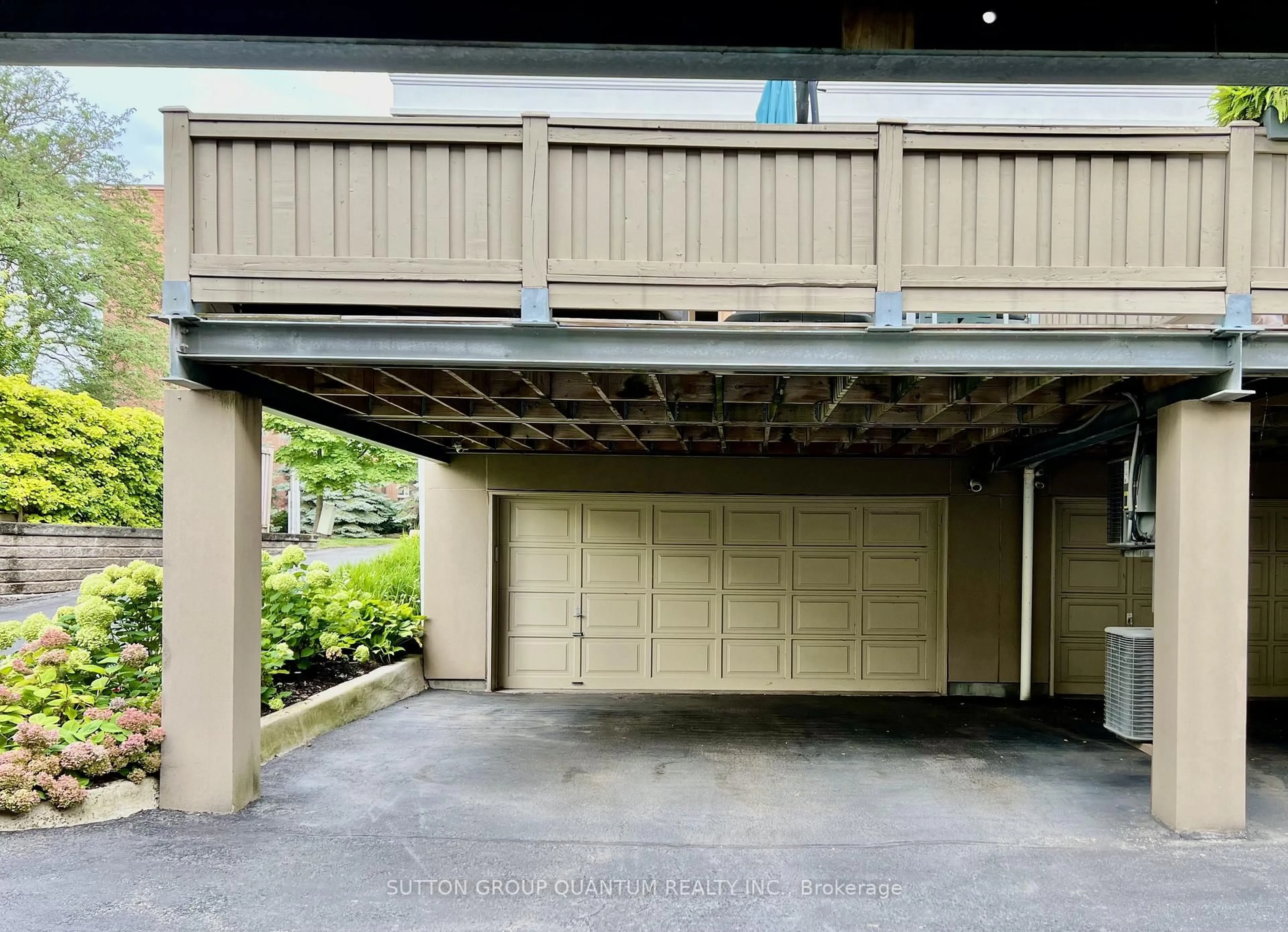 Indoor garage for 2378 Marine Dr, Oakville Ontario L6L 1C4