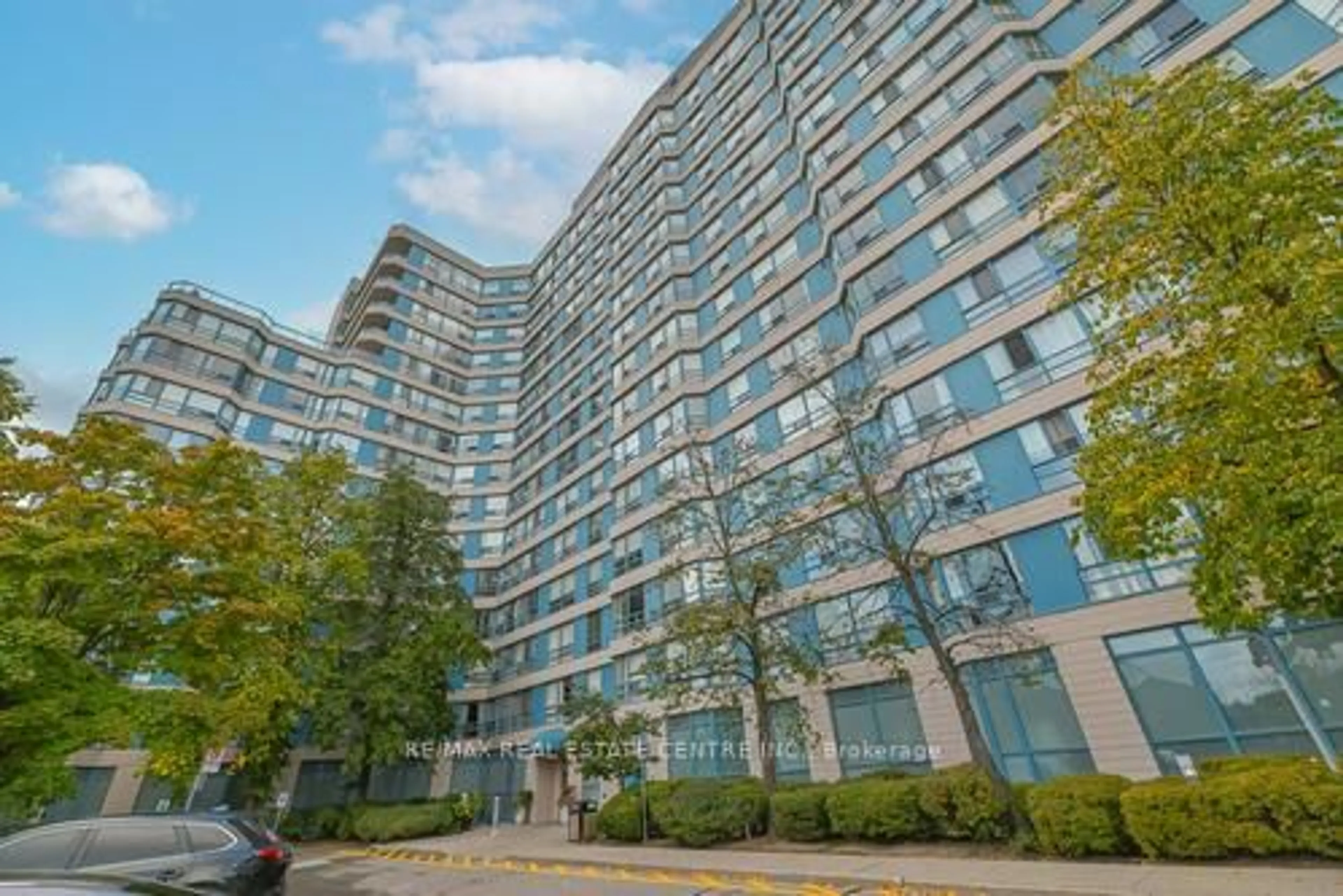 Unknown for 250 Webb Dr #612, Mississauga Ontario L5B 3Z4