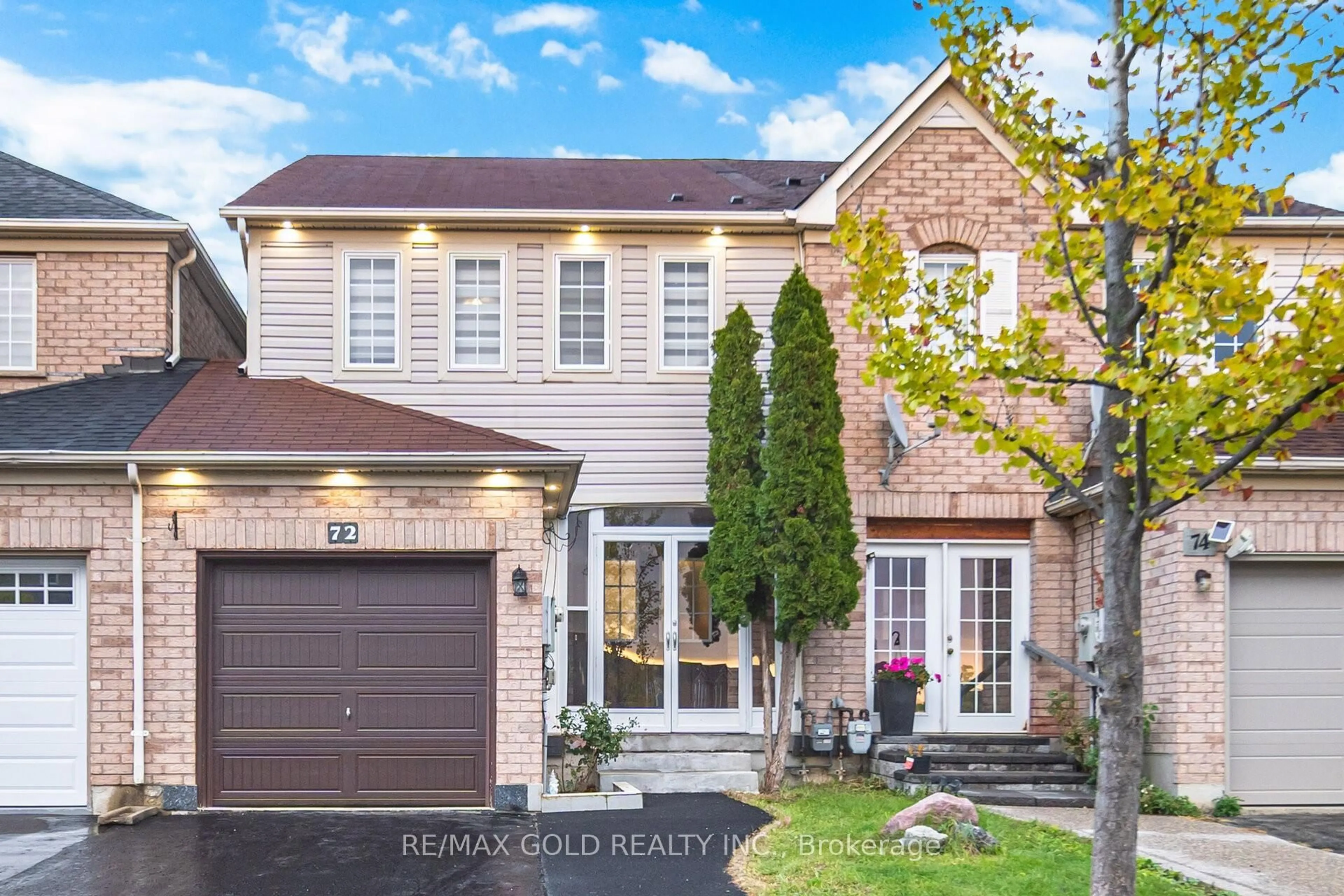 Home with brick exterior material, street for 72 Big Moe Cres, Brampton Ontario L6P 1J8