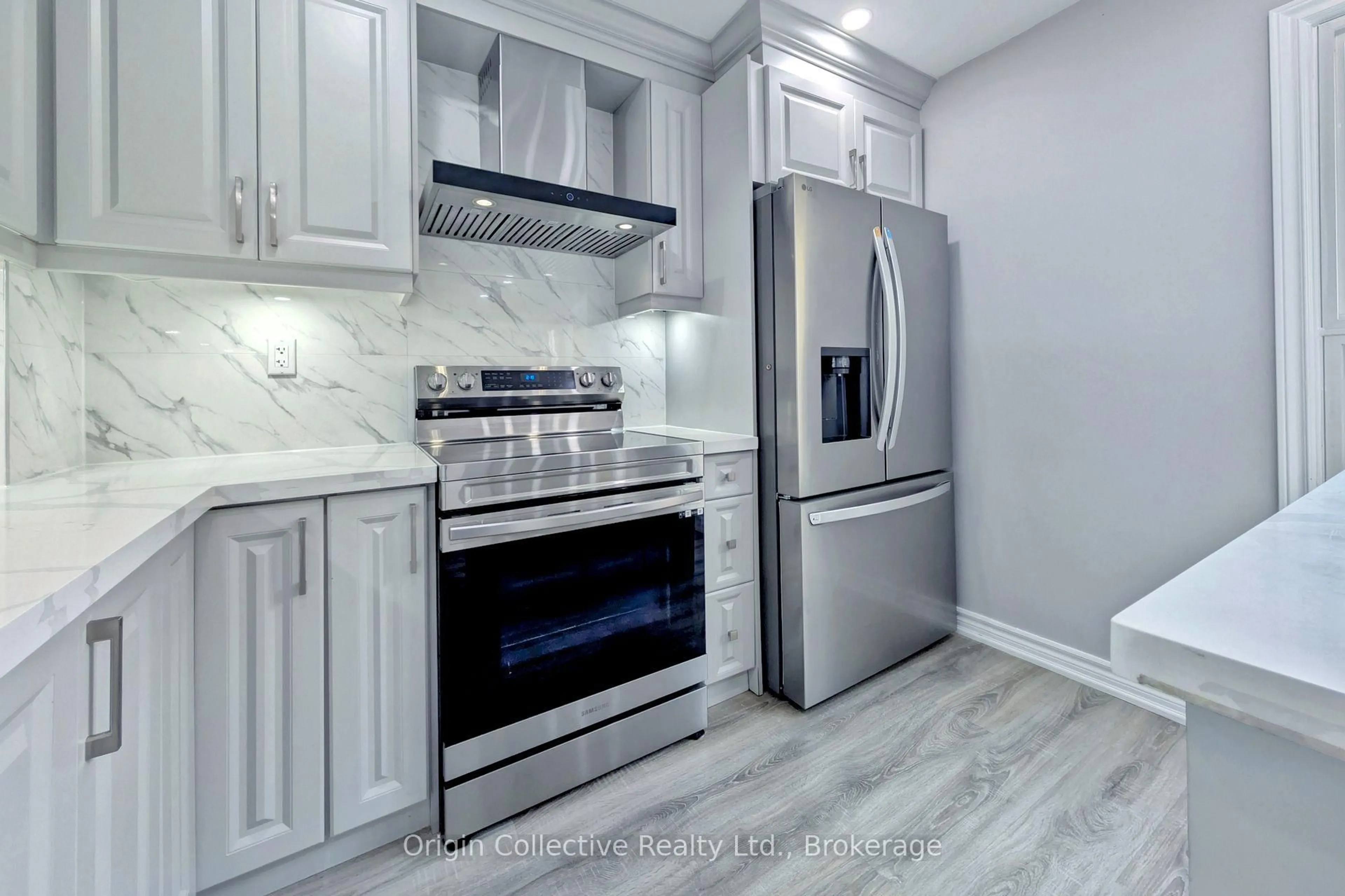 Open concept kitchen, ceramic/tile floor for 47 Woolenscote Circ, Toronto Ontario M9V 4R6