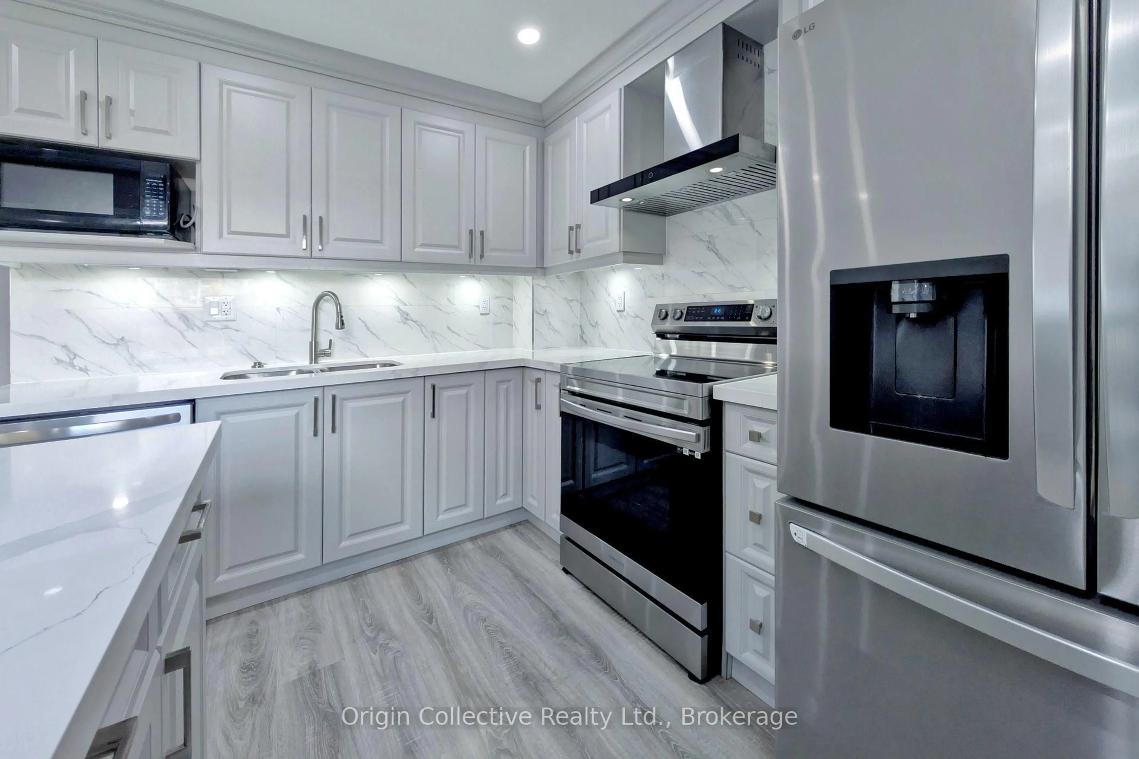 Open concept kitchen, unknown for 47 Woolenscote Circ, Toronto Ontario M9V 4R6