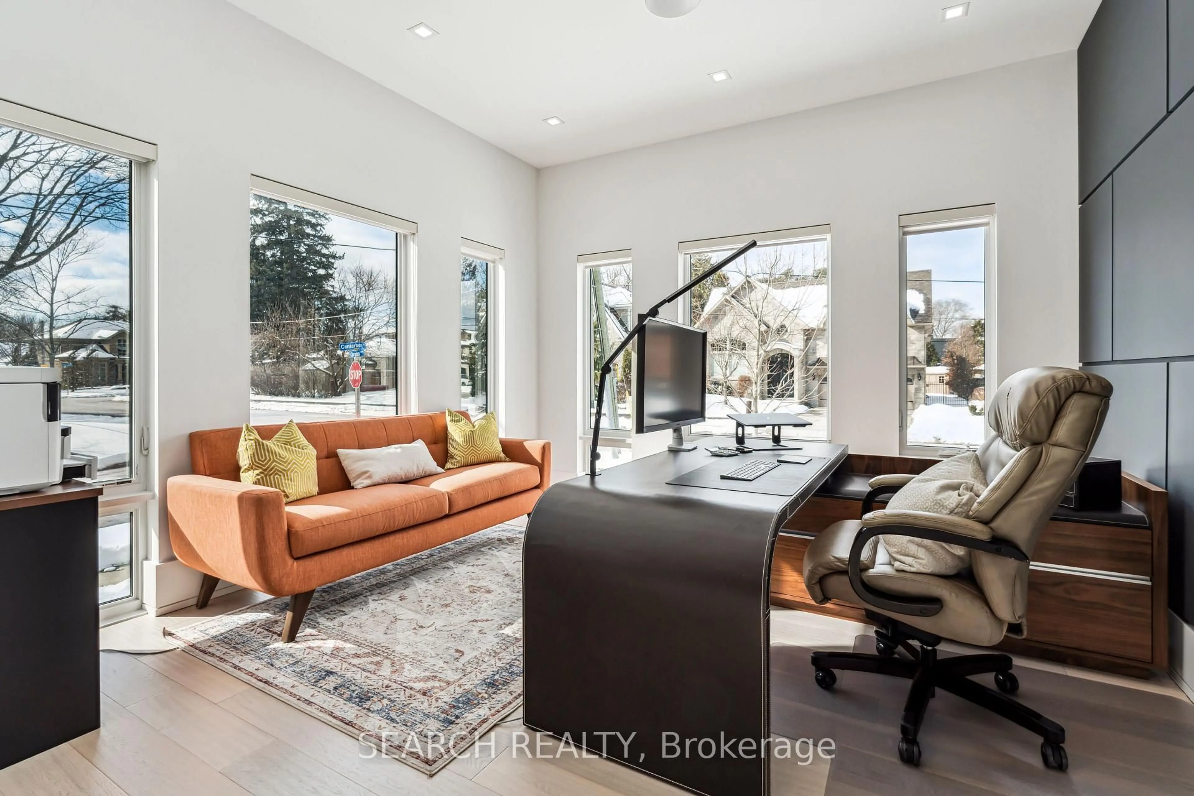 Living room with furniture, unknown for 1297 Canterbury Rd, Mississauga Ontario L5G 4A8