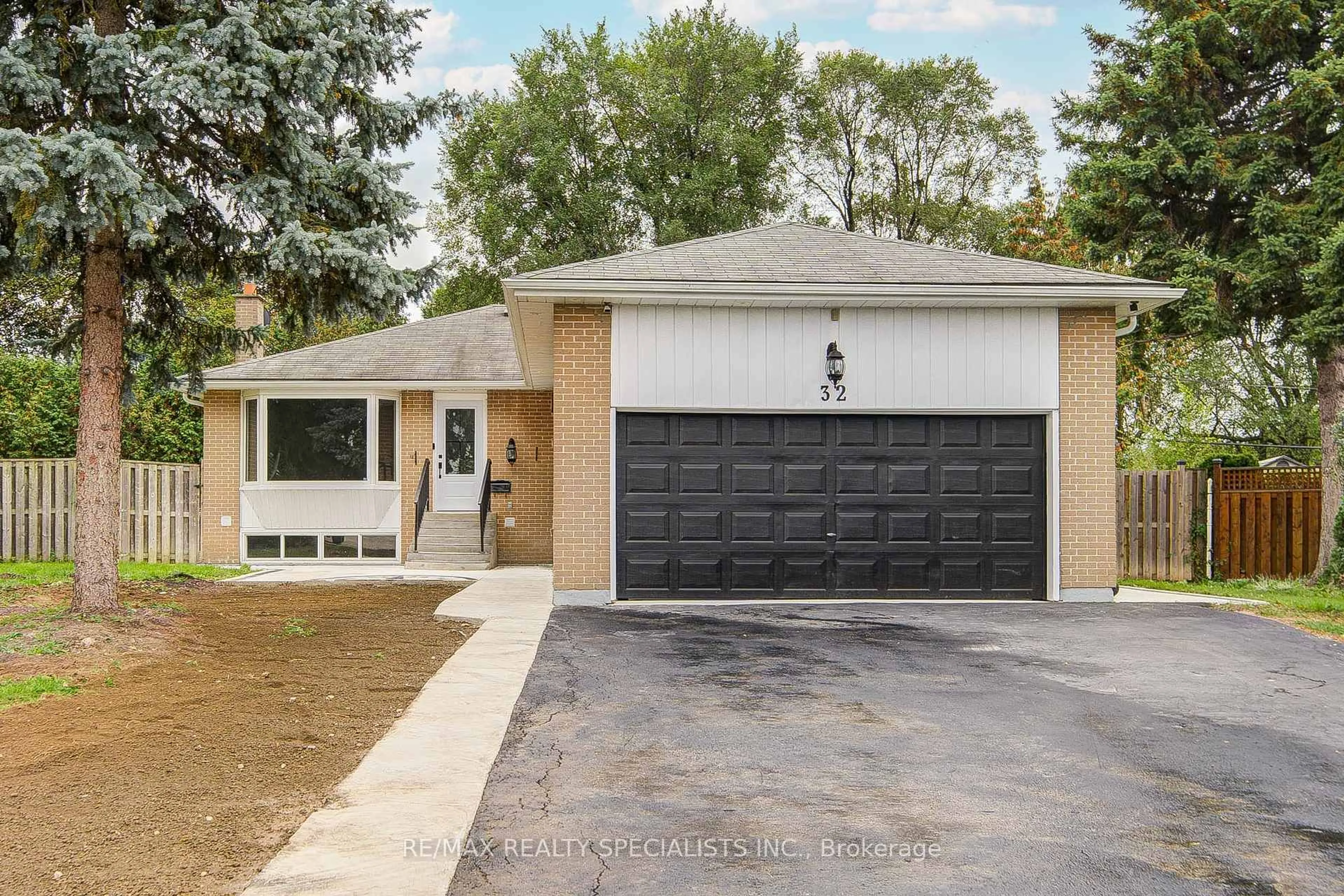 Home with brick exterior material, street for 32 Drum Oak Cres, Brampton Ontario L6T 1M5