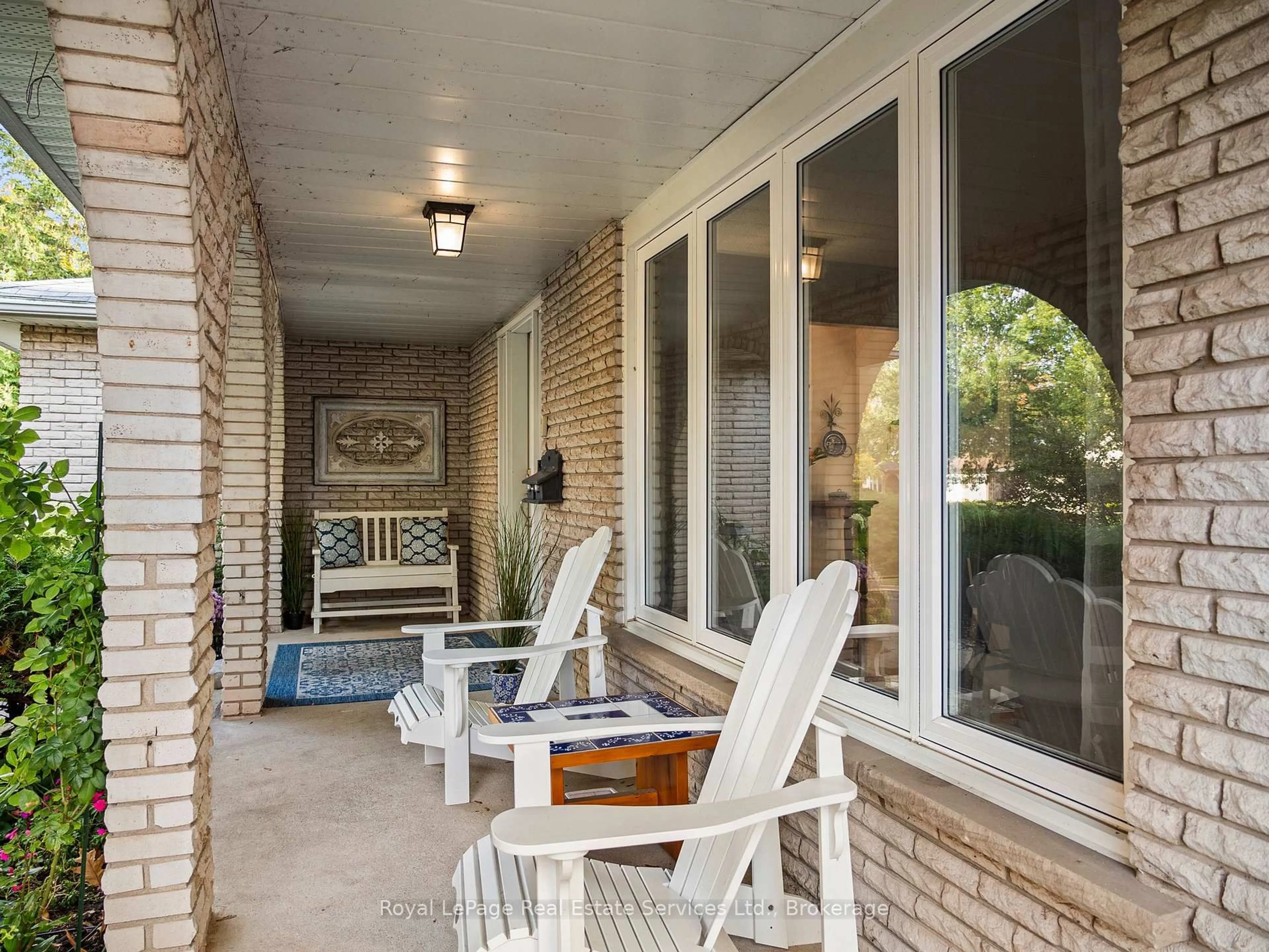 Patio, street for 2480 Waterford St, Oakville Ontario L6L 5E6