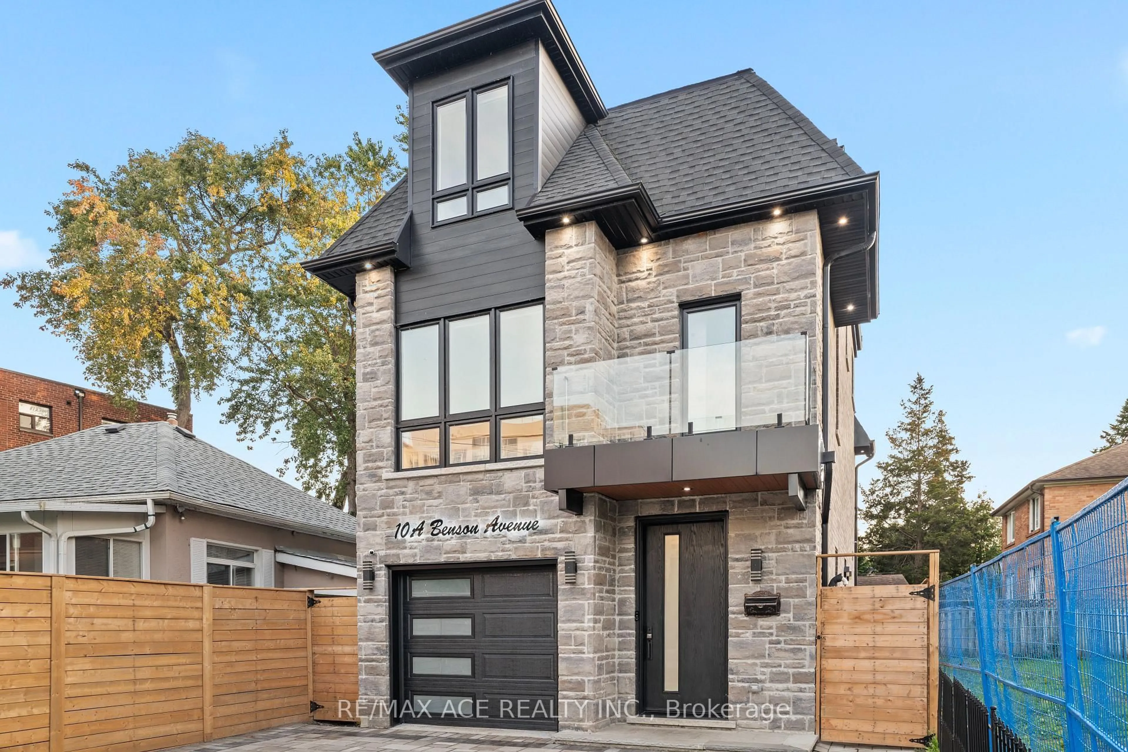 Home with brick exterior material, street for 10A Benson Ave, Mississauga Ontario L5H 2P2