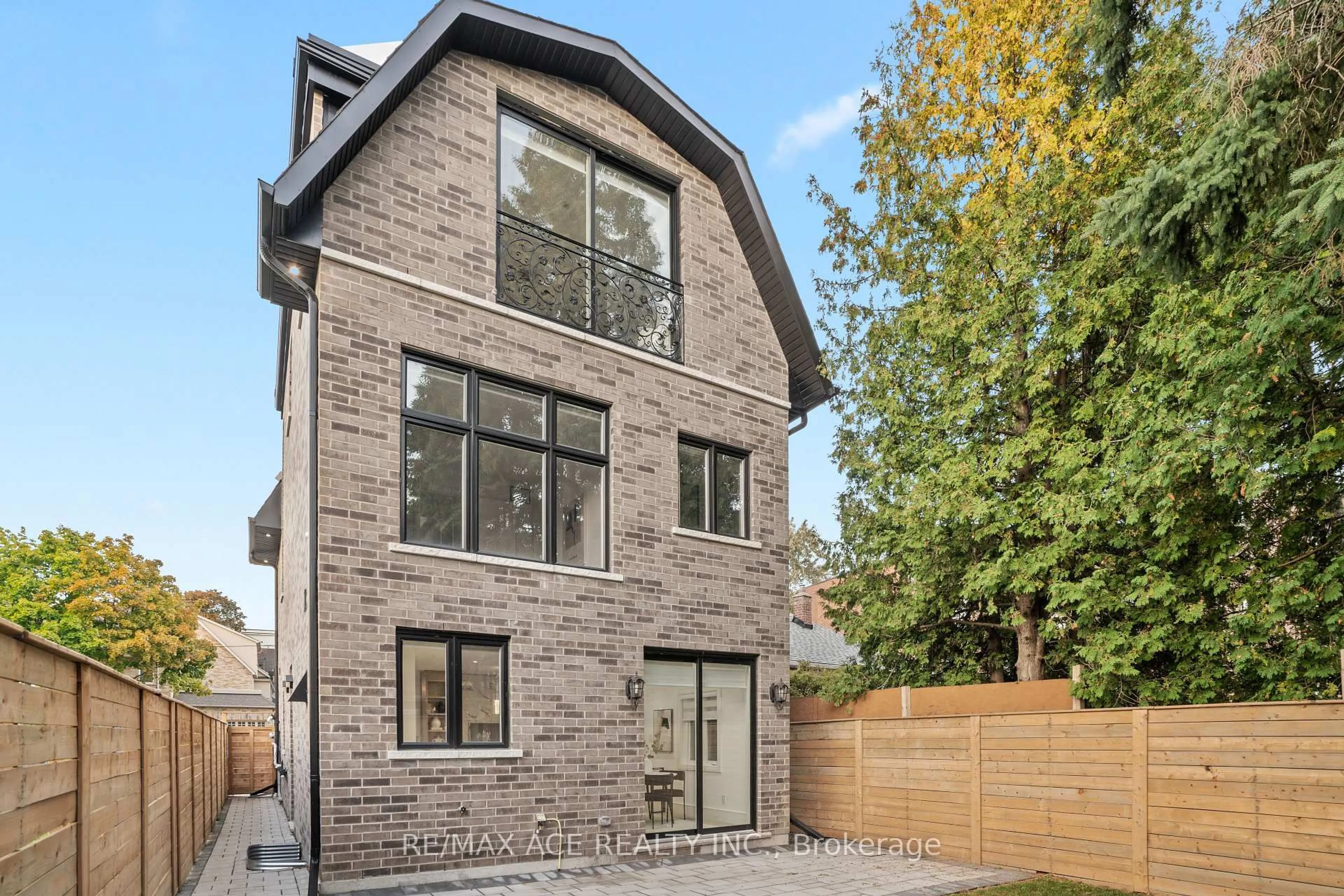 Home with brick exterior material, street for 10A Benson Ave, Mississauga Ontario L5H 2P2