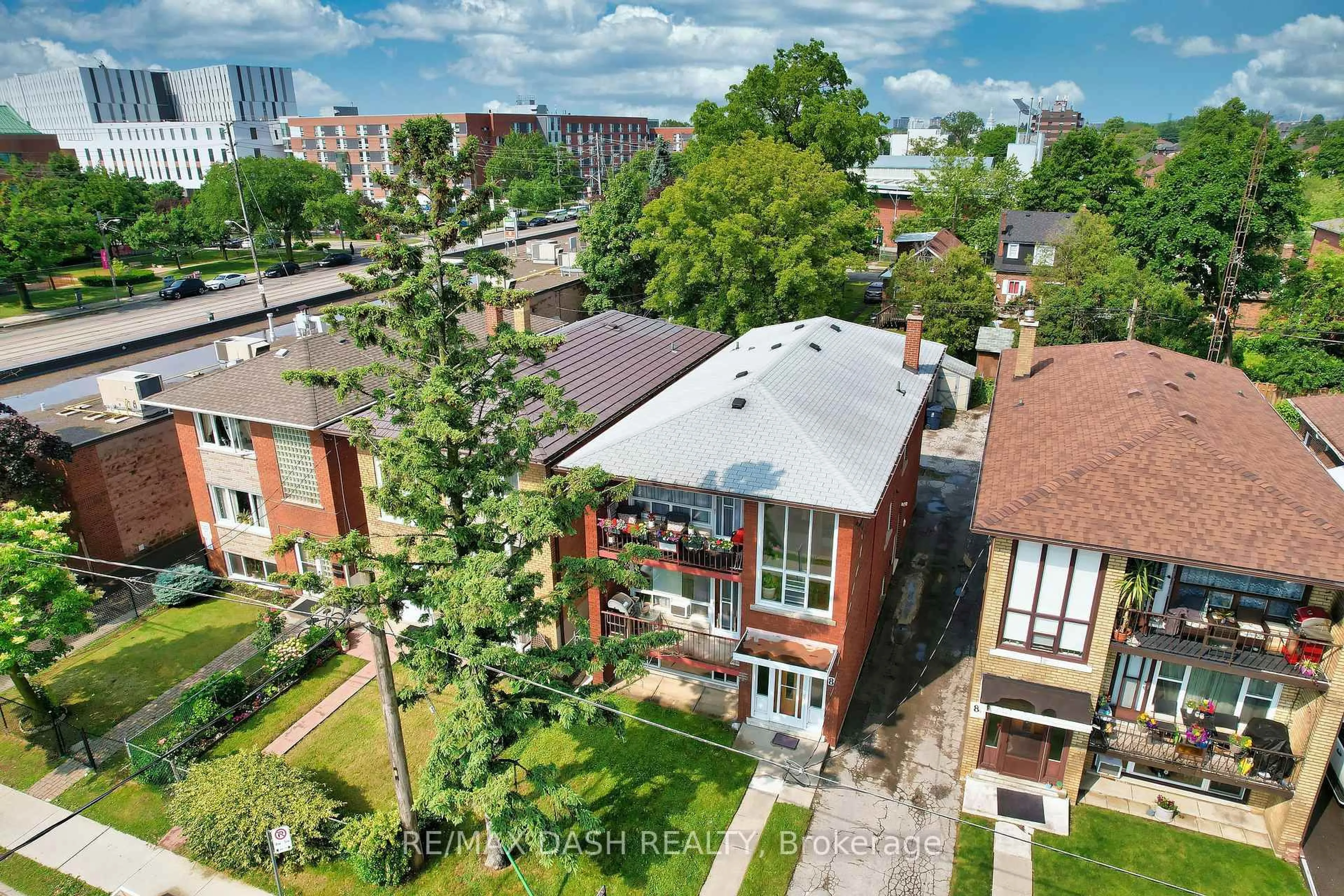 A pic from outside/outdoor area/front of a property/back of a property/a pic from drone, city buildings view from balcony for 8 Nineteenth St, Toronto Ontario M8V 3L3