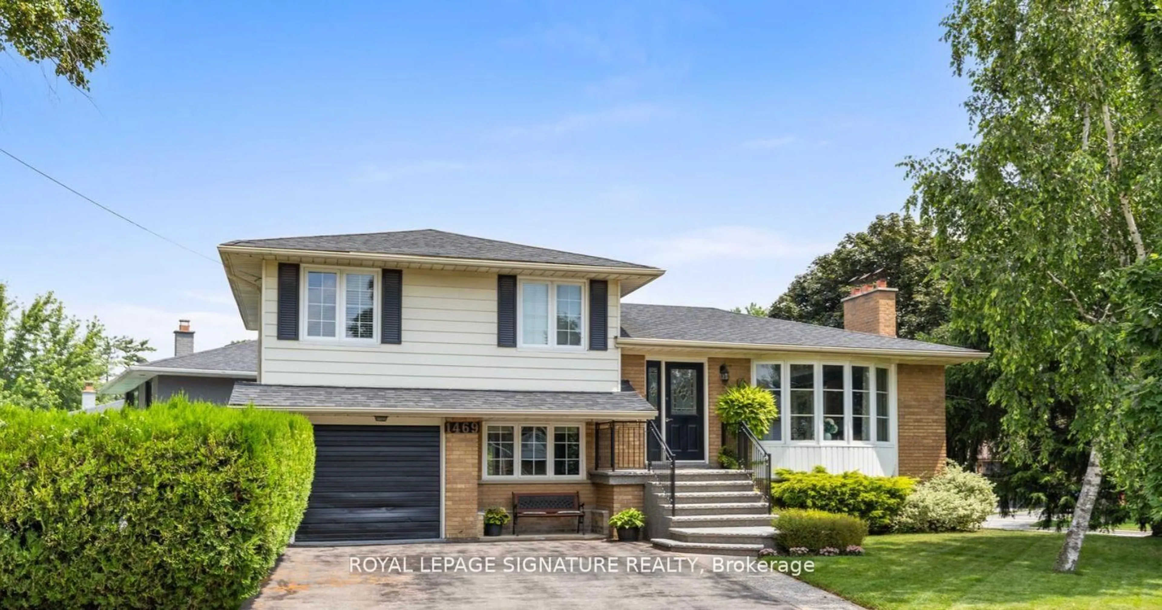 Home with brick exterior material, street for 1469 Hillgrove Rd, Mississauga Ontario L5J 3M2