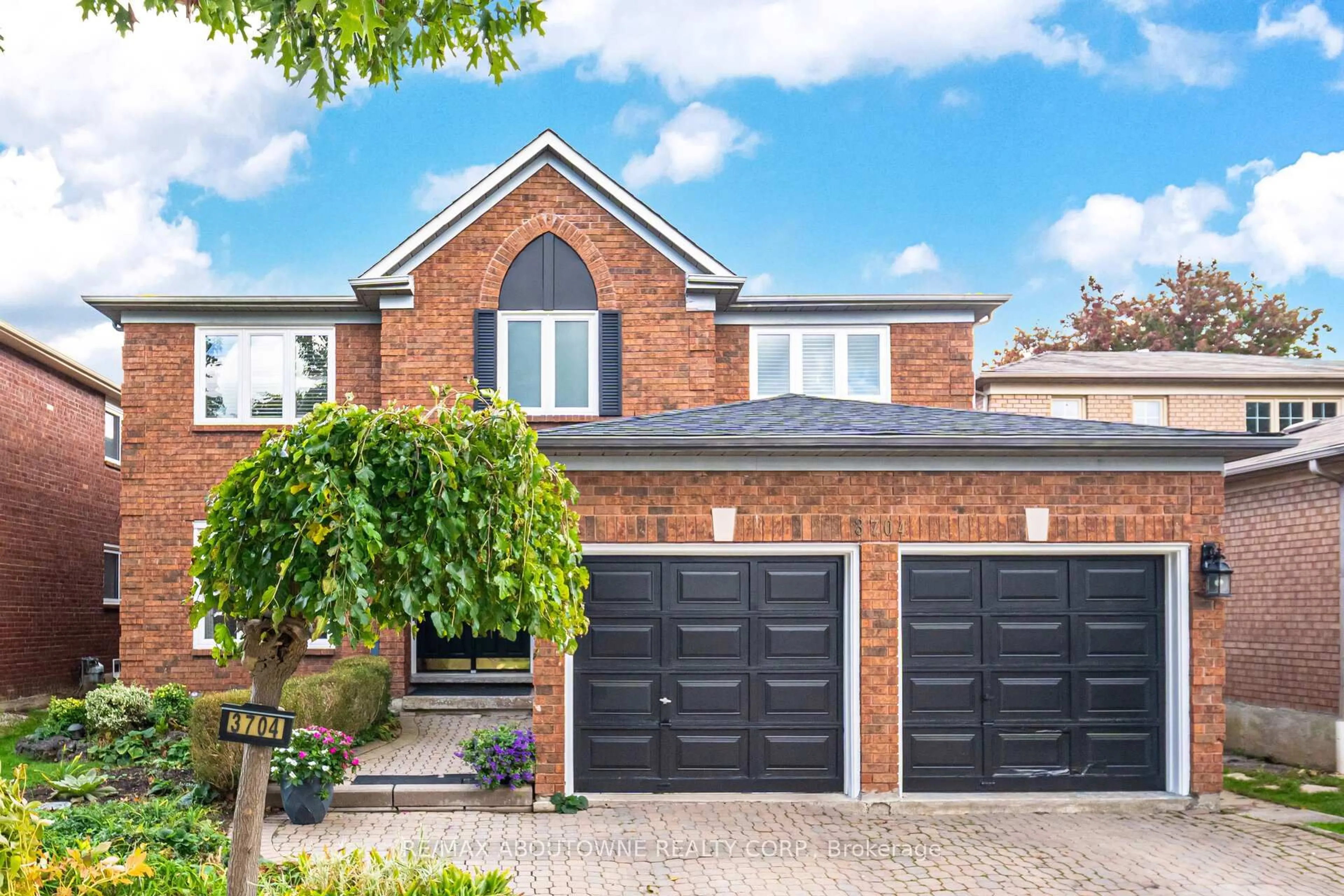 Home with brick exterior material, street for 3704 Ketchum Crt, Mississauga Ontario L5L 4S4
